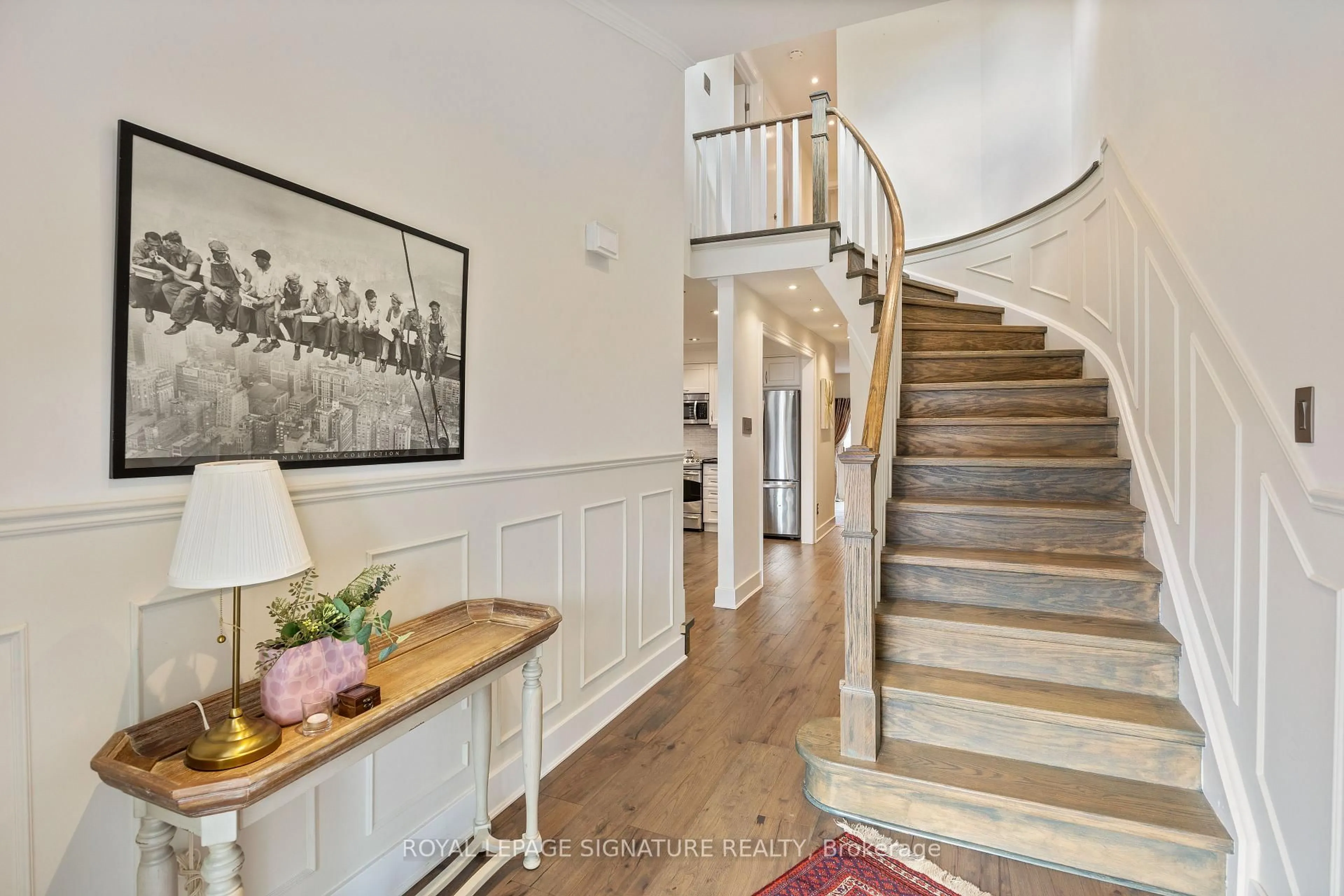 Indoor entryway for 96 Carnival Crt, Toronto Ontario M2R 3T8