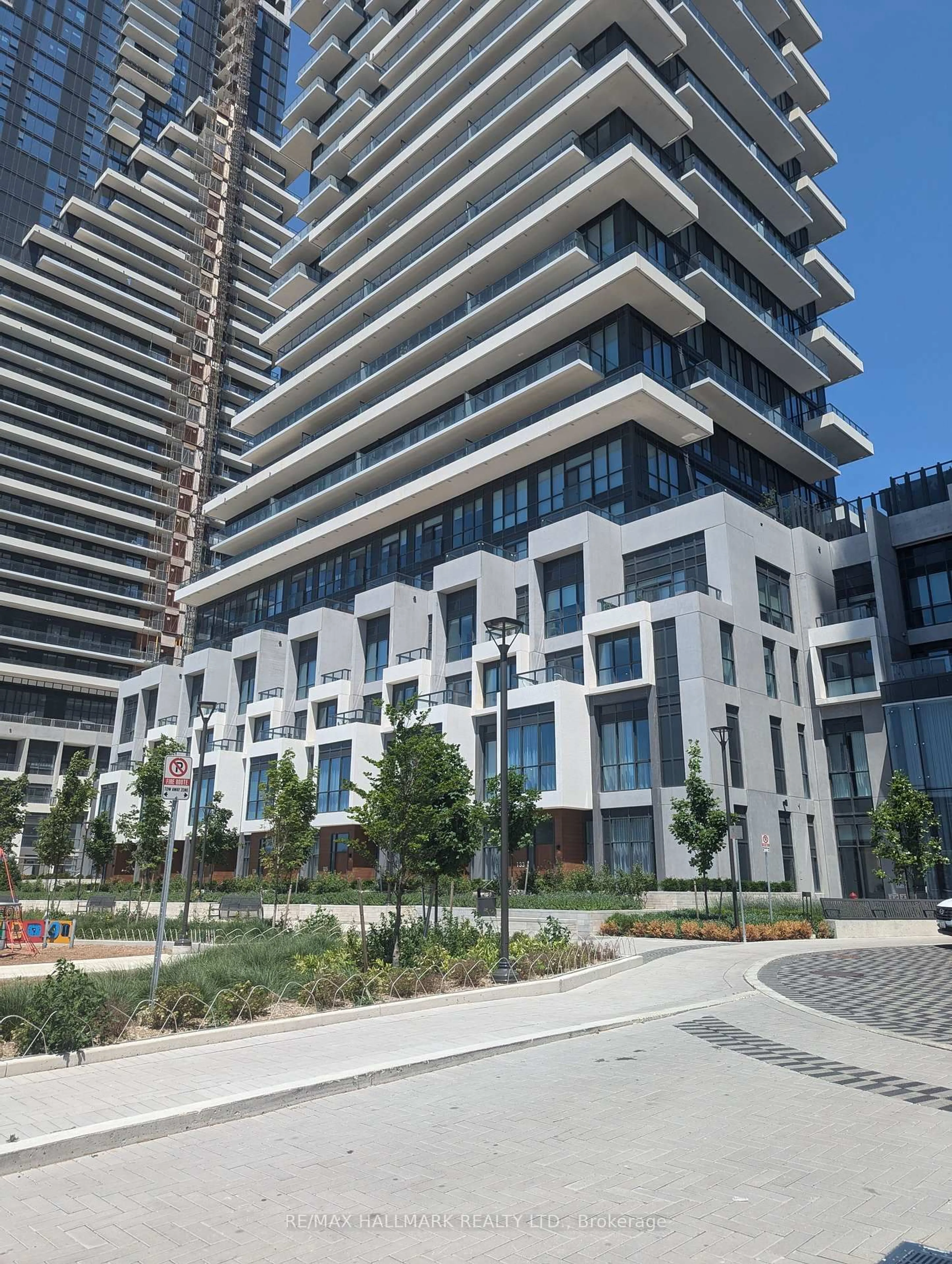 Unknown for 20 Inn on the Park Dr #1037, Toronto Ontario M3C 0P8