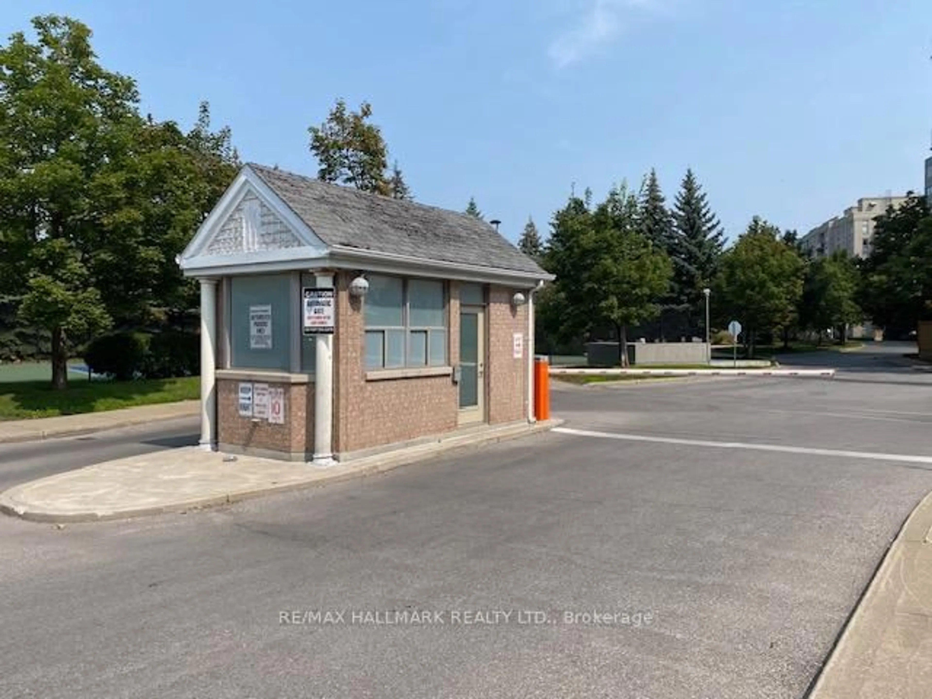 A pic from outside/outdoor area/front of a property/back of a property/a pic from drone, street for 1720 Eglinton Ave #503, Toronto Ontario M4A 2X8