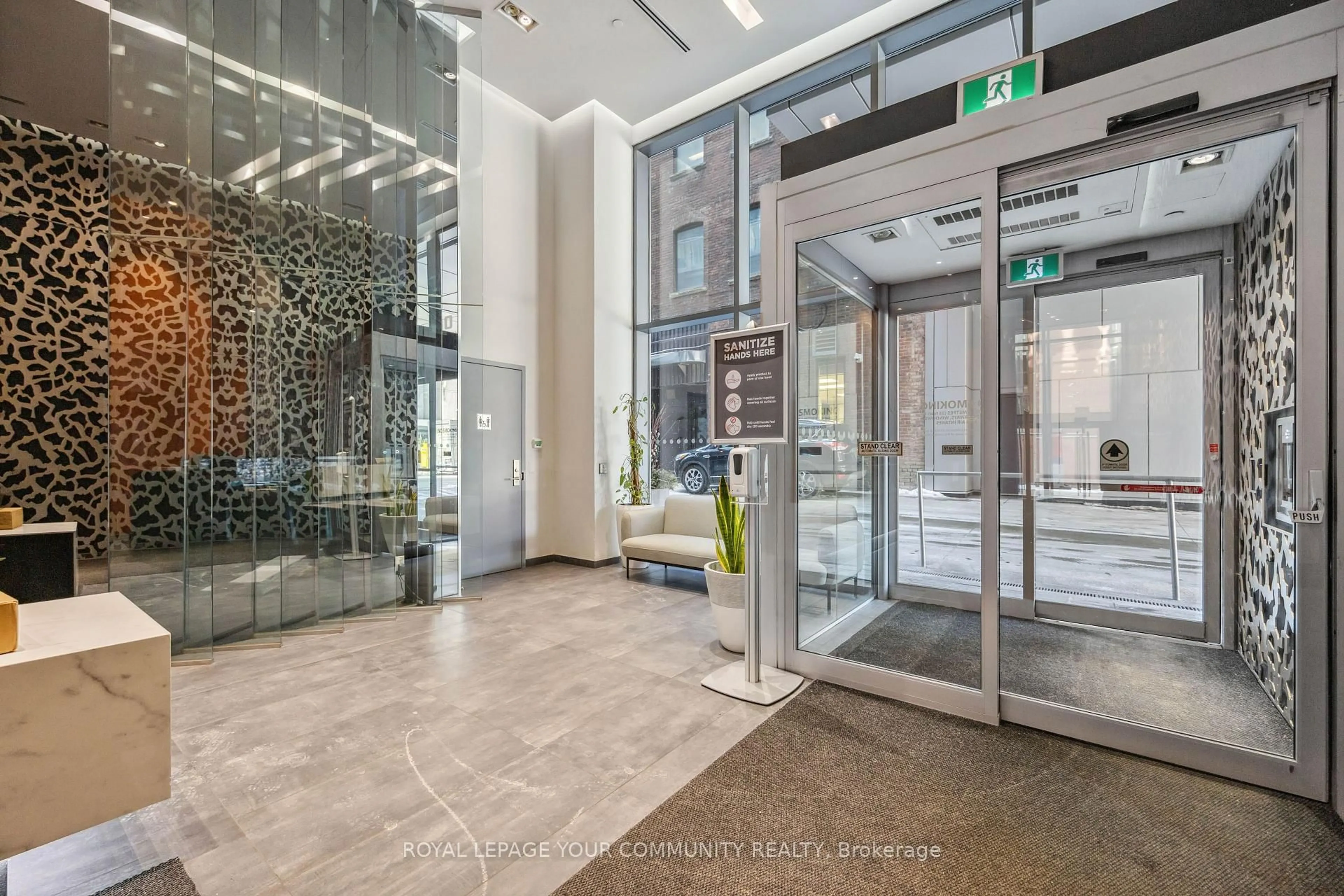 Indoor foyer for 60 Colborne St #2104, Toronto Ontario M5E 1E3