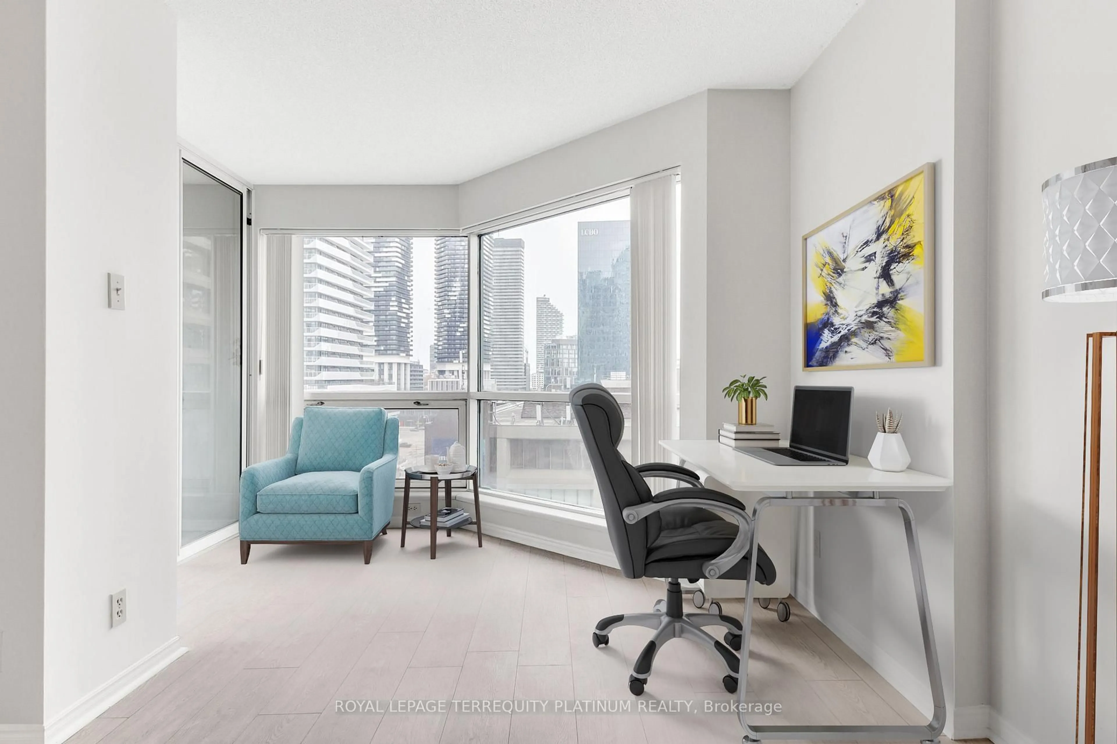 A pic of a room for 10 Yonge St #1008, Toronto Ontario M5E 1R4