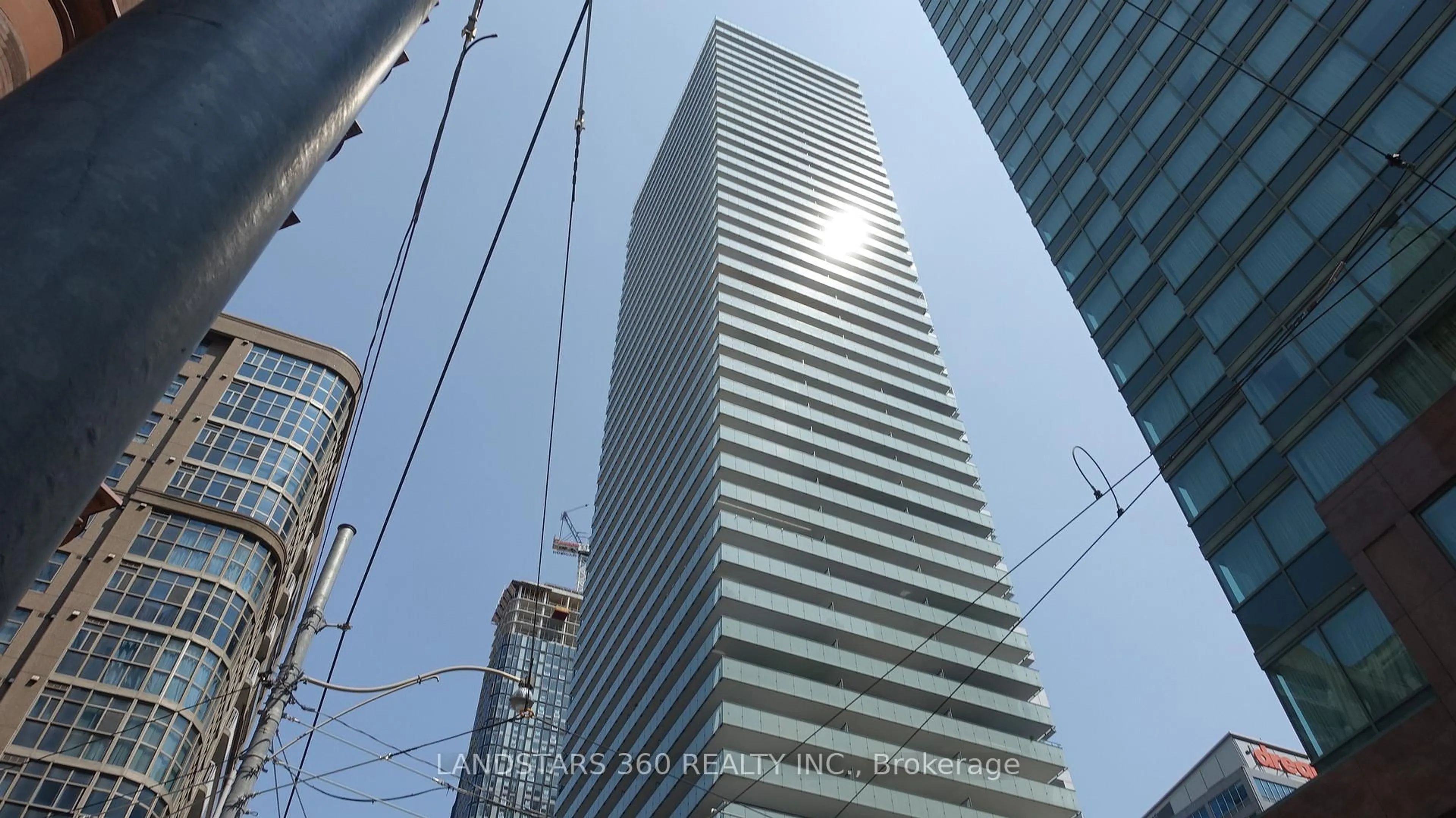 Blurry image for 25 Richmond St #2812, Toronto Ontario M5C 0A6
