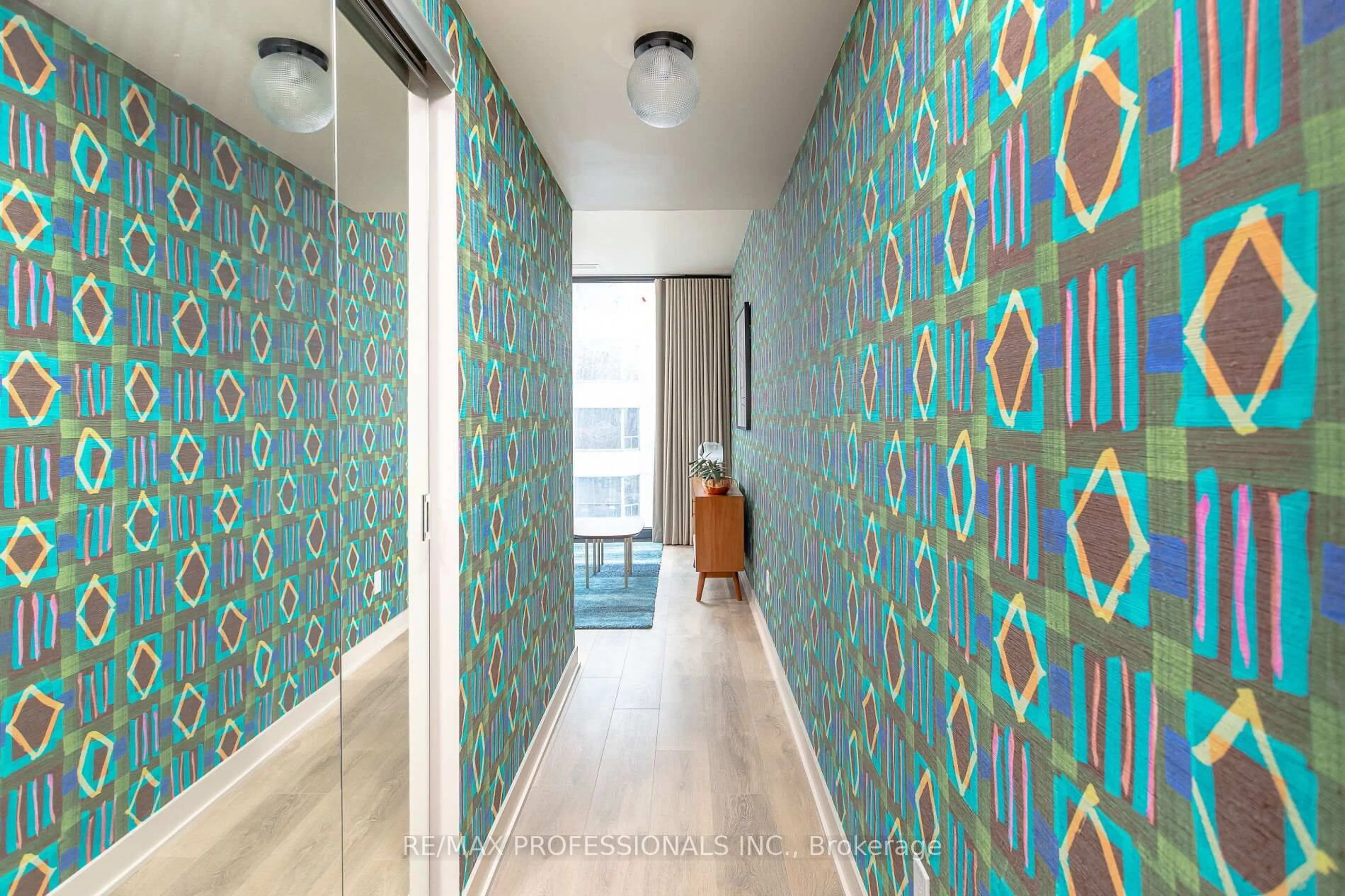 Indoor foyer for 188 Cumberland St #2507, Toronto Ontario M5R 2G3