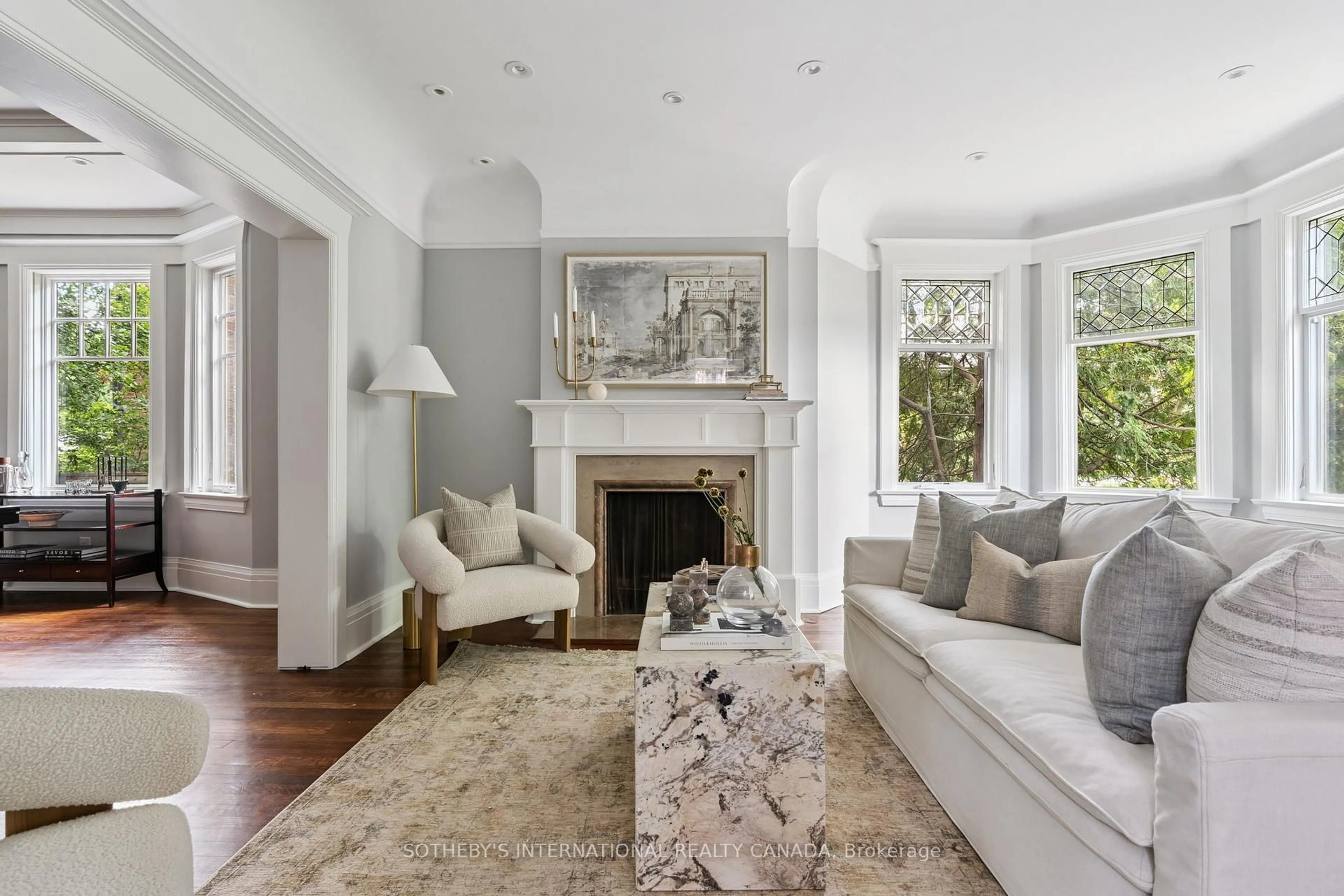 Living room with furniture, unknown for 58 Lytton Blvd, Toronto Ontario M4R 1L3