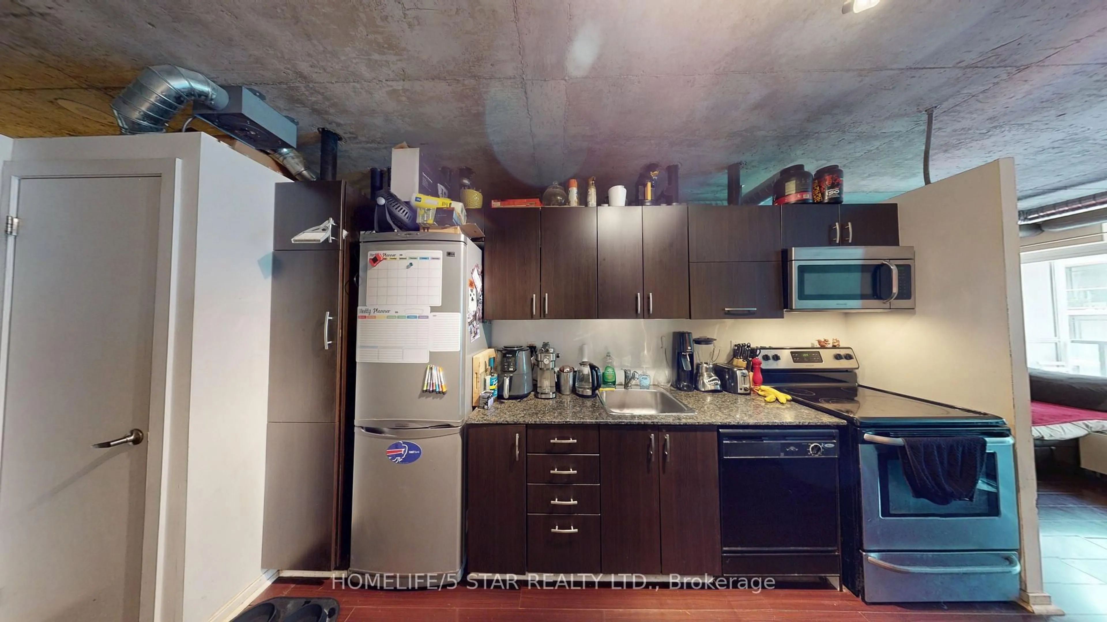 Standard kitchen, unknown for 150 SUDBURY St #1408, Toronto Ontario M6J 3S8