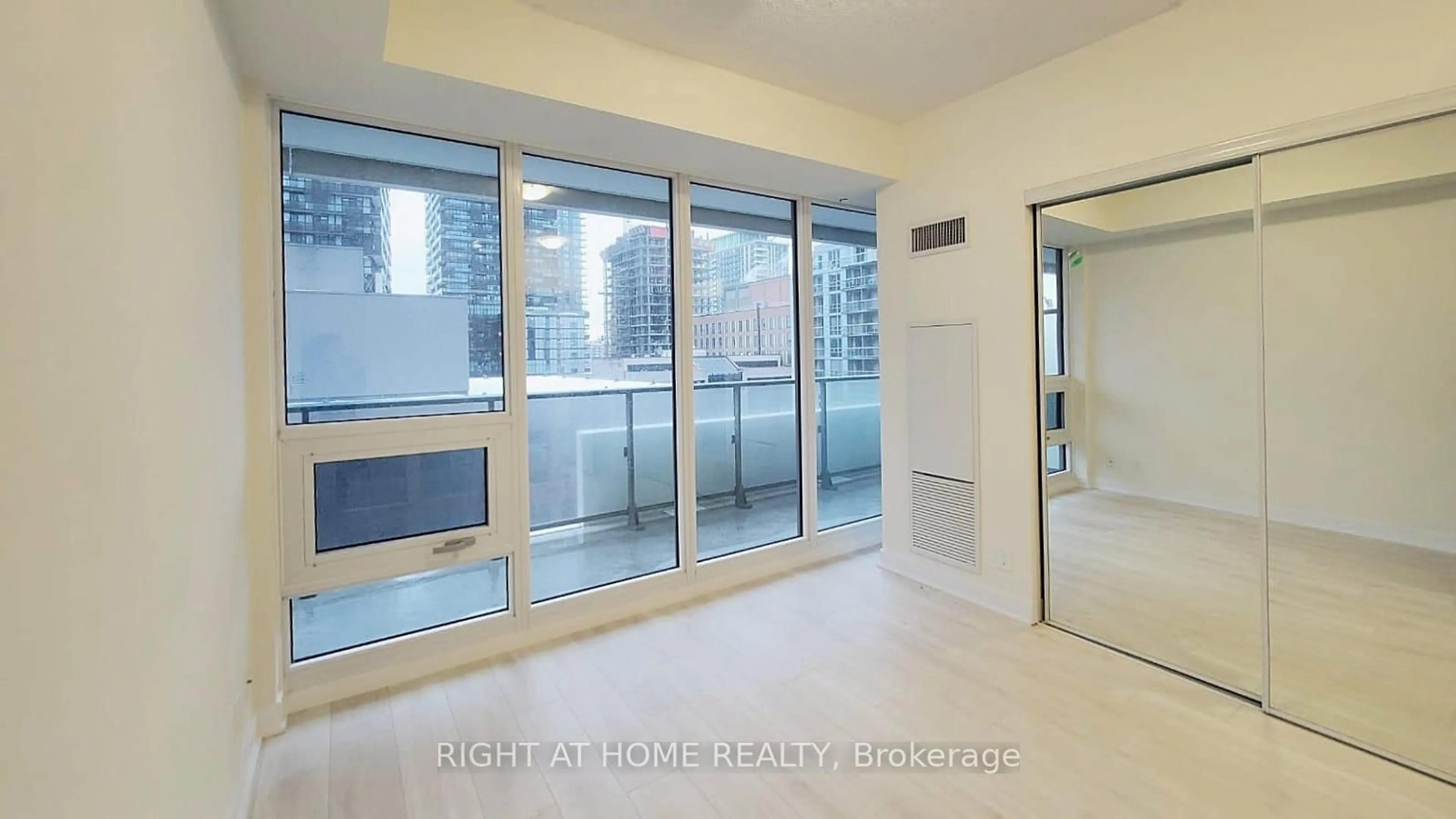 A pic of a room for 2221 Yonge St #902, Toronto Ontario M4S 0B8