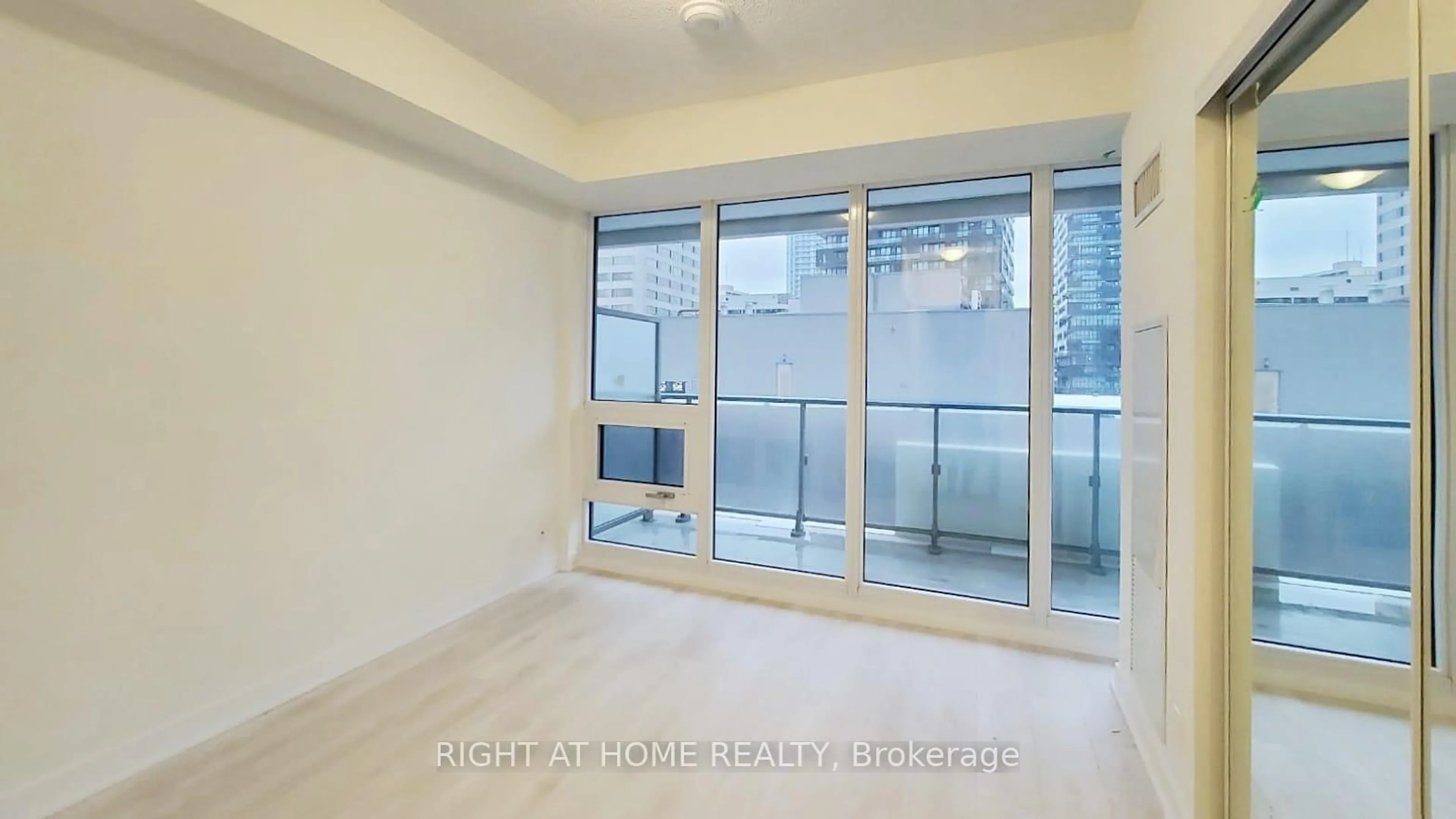 A pic of a room for 2221 Yonge St #902, Toronto Ontario M4S 0B8