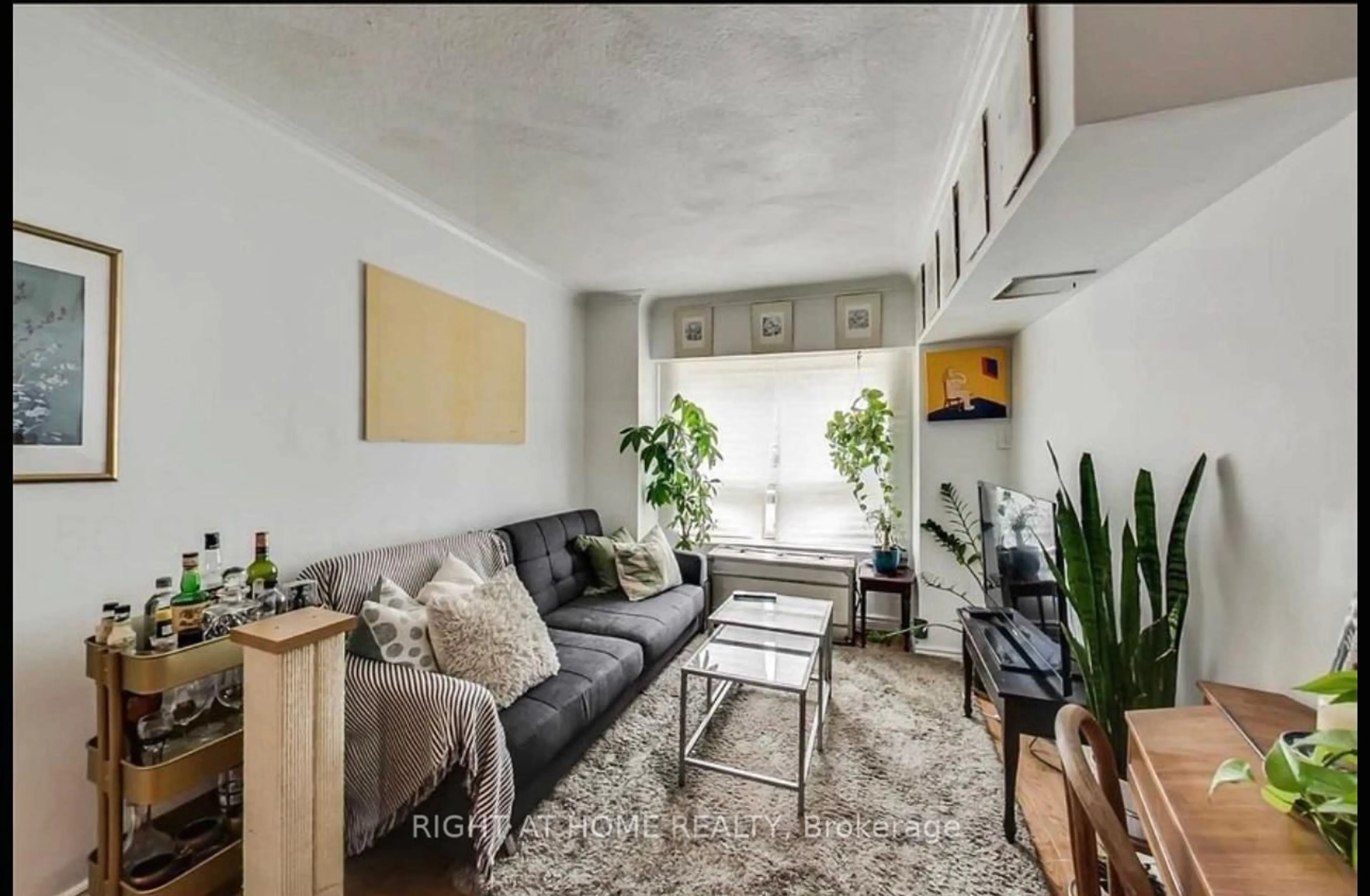 Living room with furniture, unknown for 50 Shirley St, Toronto Ontario M6K 1T1