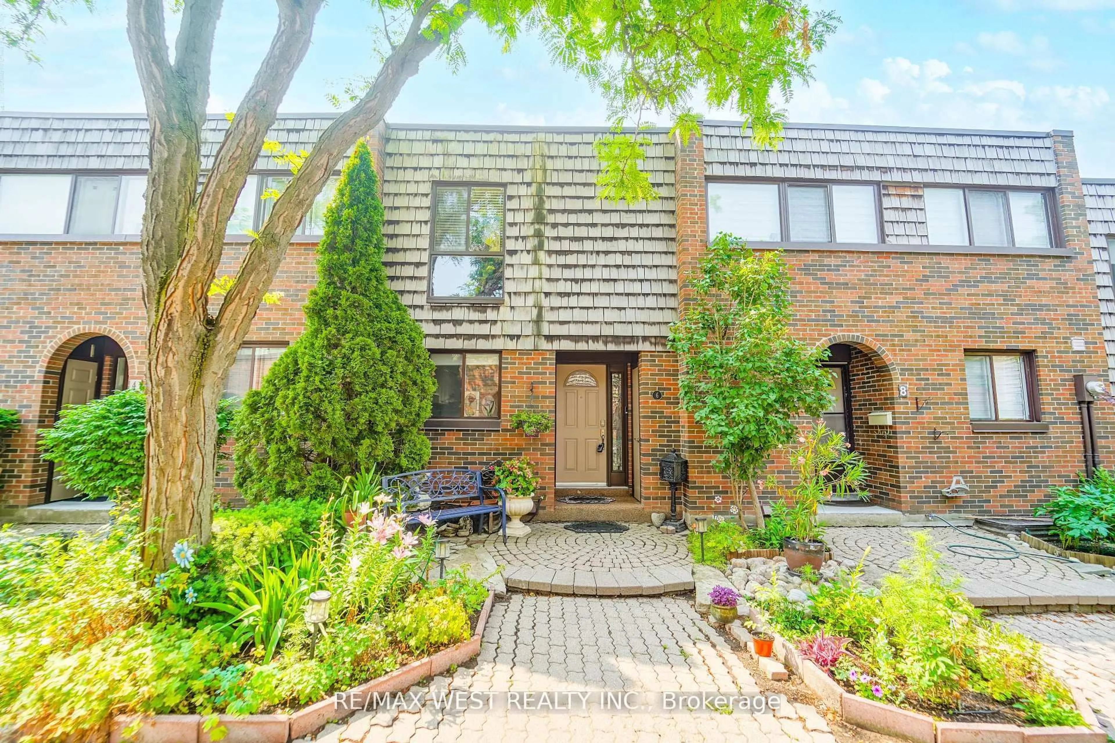 Home with brick exterior material, street for 6 Yetta Shepway, Toronto Ontario M2J 1X9