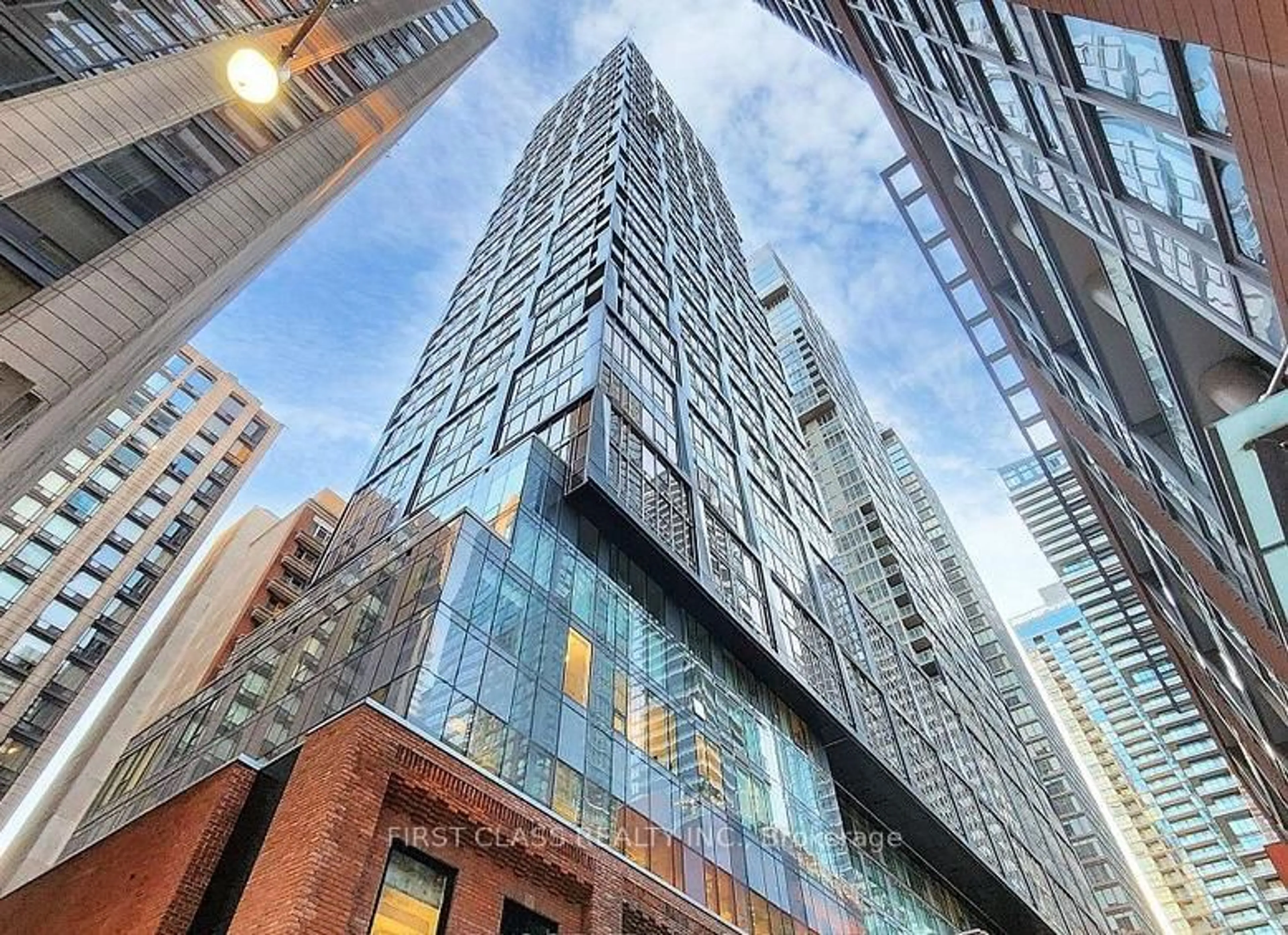 Indoor foyer for 15 Mercer St #806, Toronto Ontario M5V 1H2
