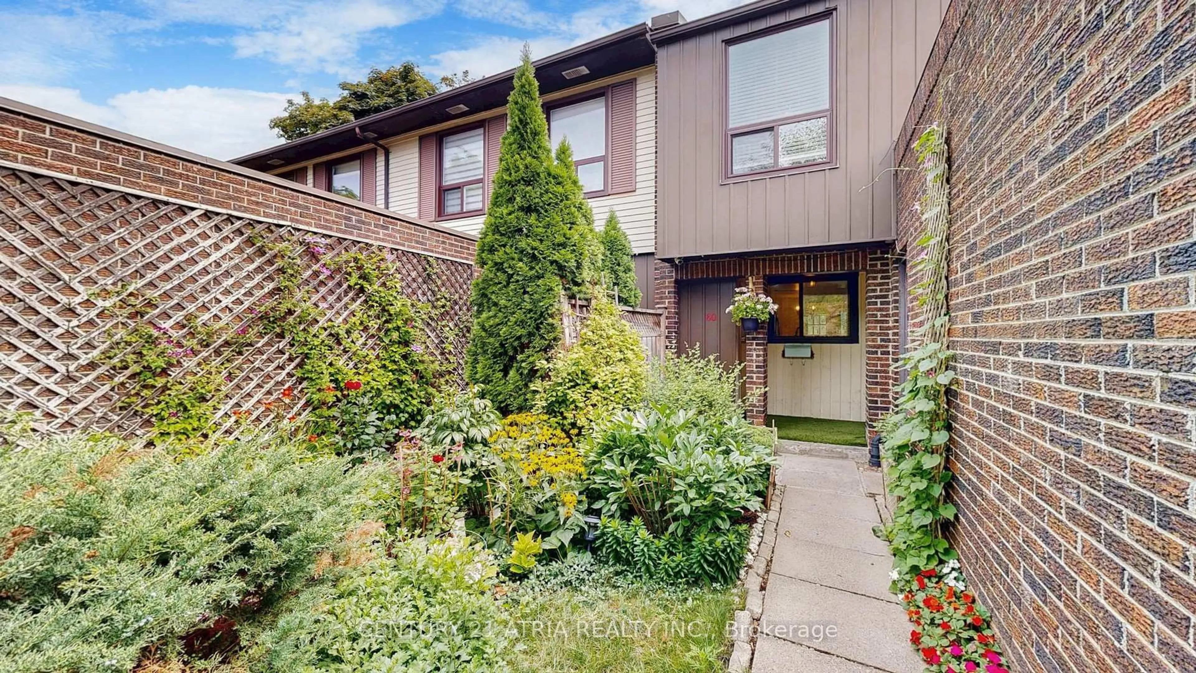 Home with brick exterior material, street for 80 Spire Hillway, Toronto Ontario M2H 3A4