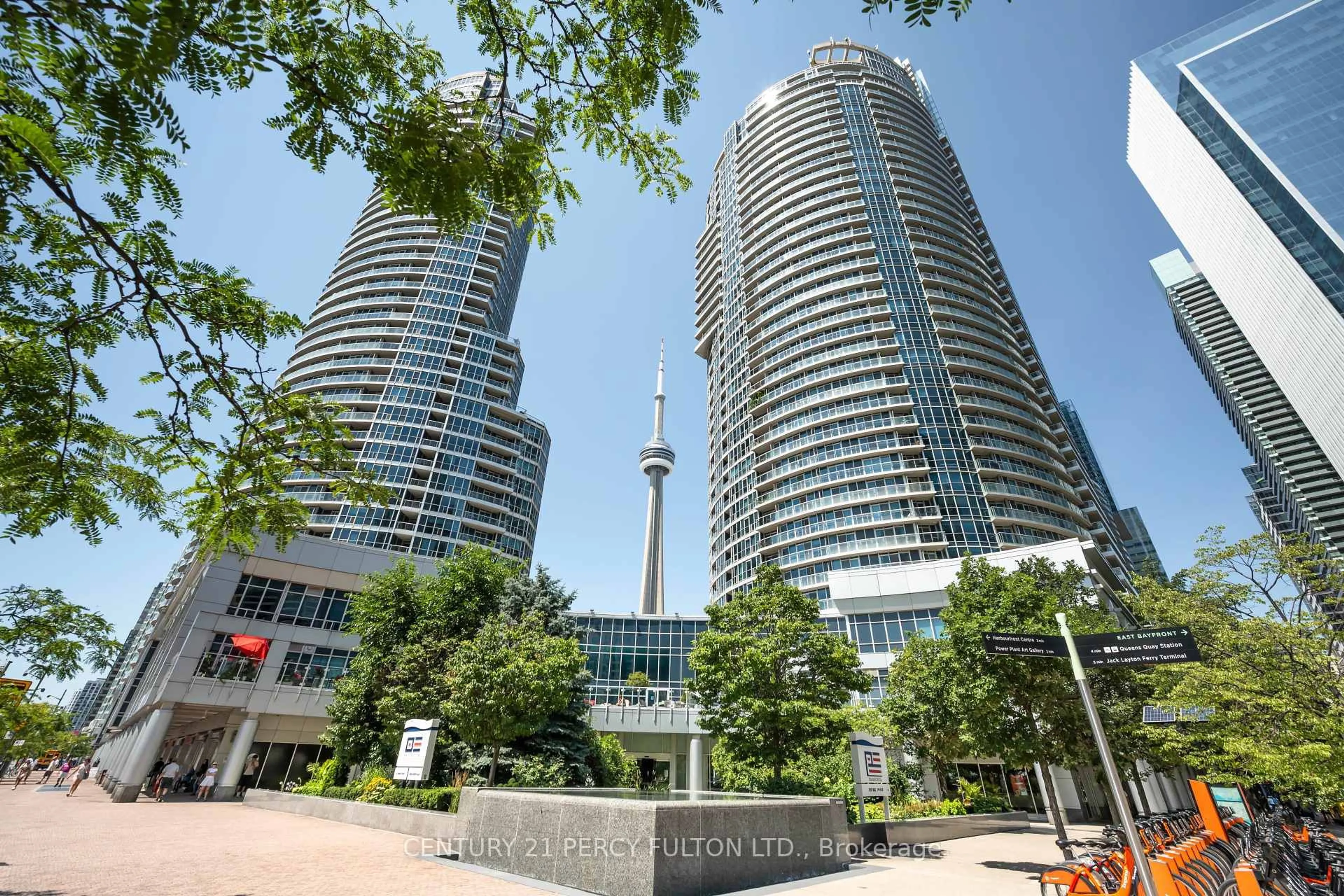 Indoor foyer for 8 York St #3101, Toronto Ontario M5J 2Y2