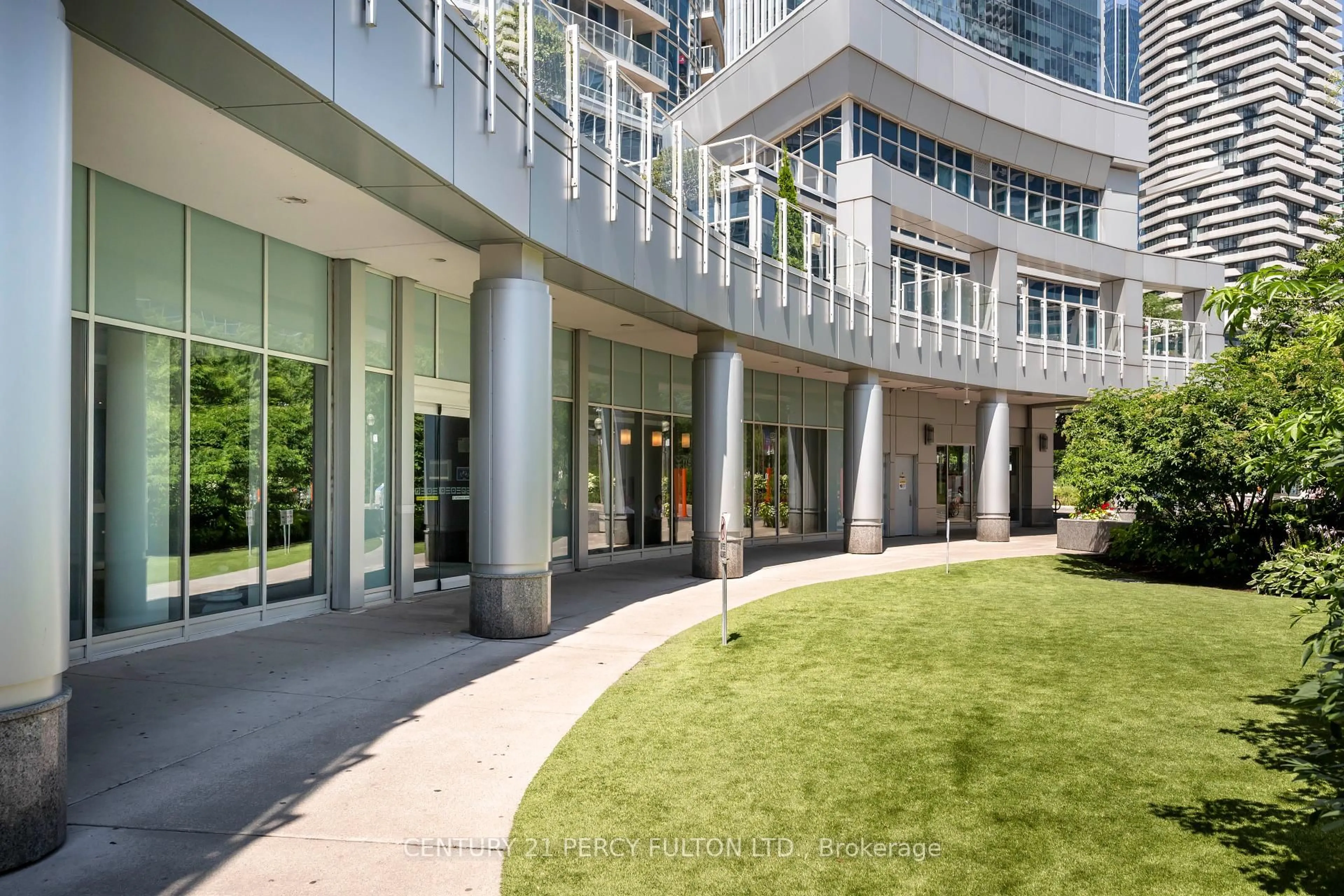Indoor foyer for 8 York St #3101, Toronto Ontario M5J 2Y2