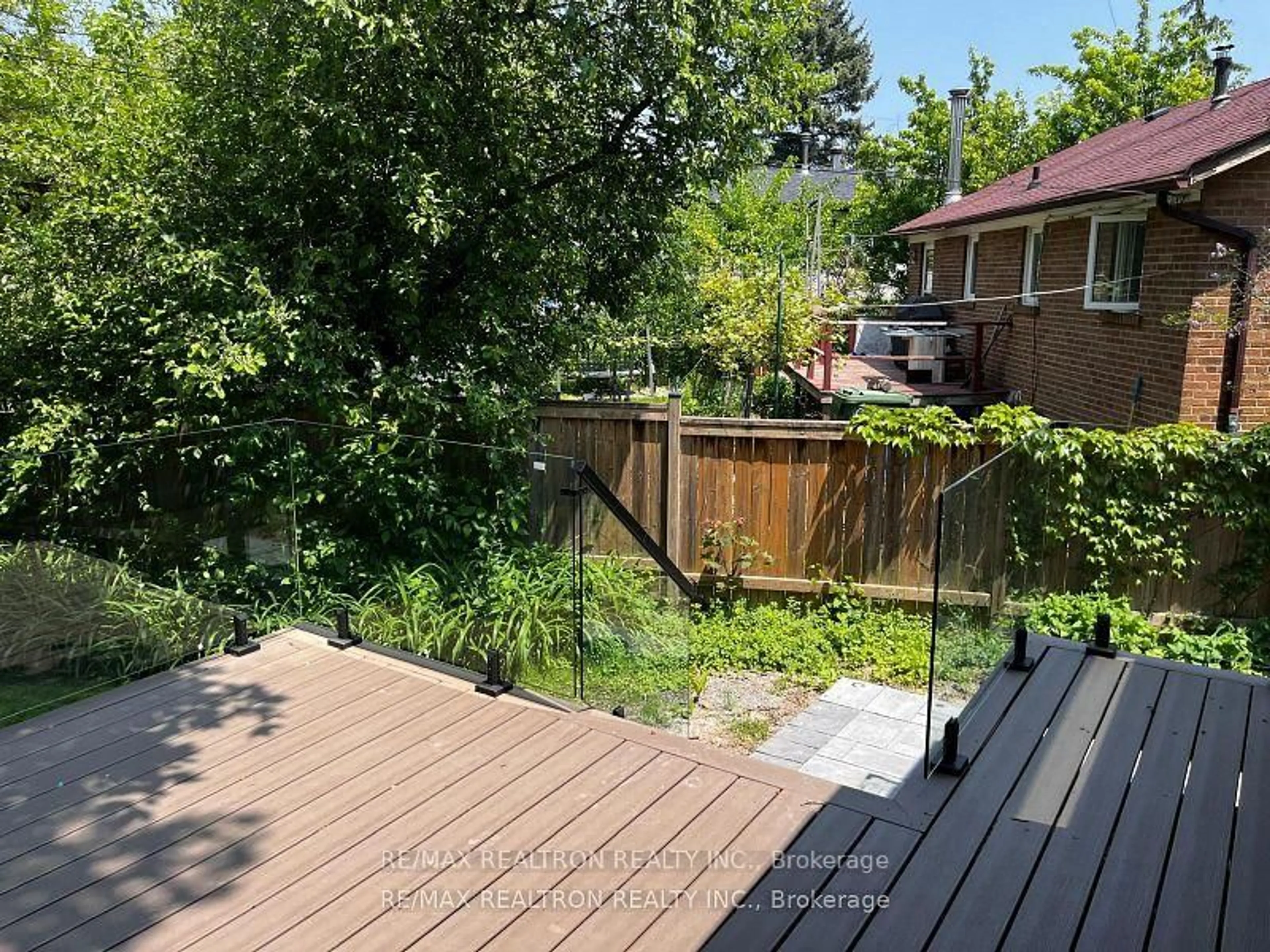 Patio, water/lake/river/ocean view for 186 Sweeney Dr, Toronto Ontario M4A 1V4