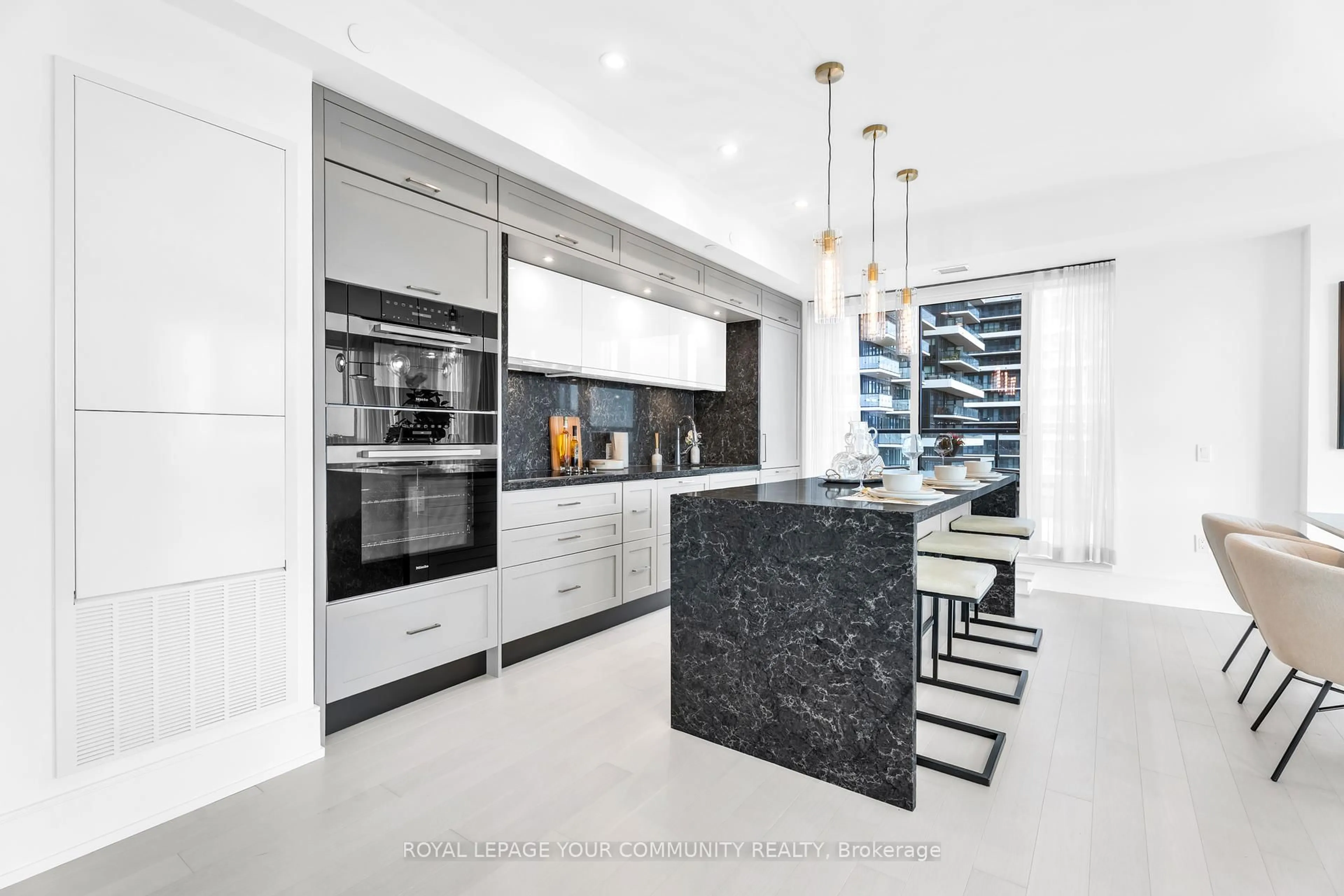 Contemporary kitchen, ceramic/tile floor for 10 lnn On The Park Dr #1809, Toronto Ontario M3C 0P9