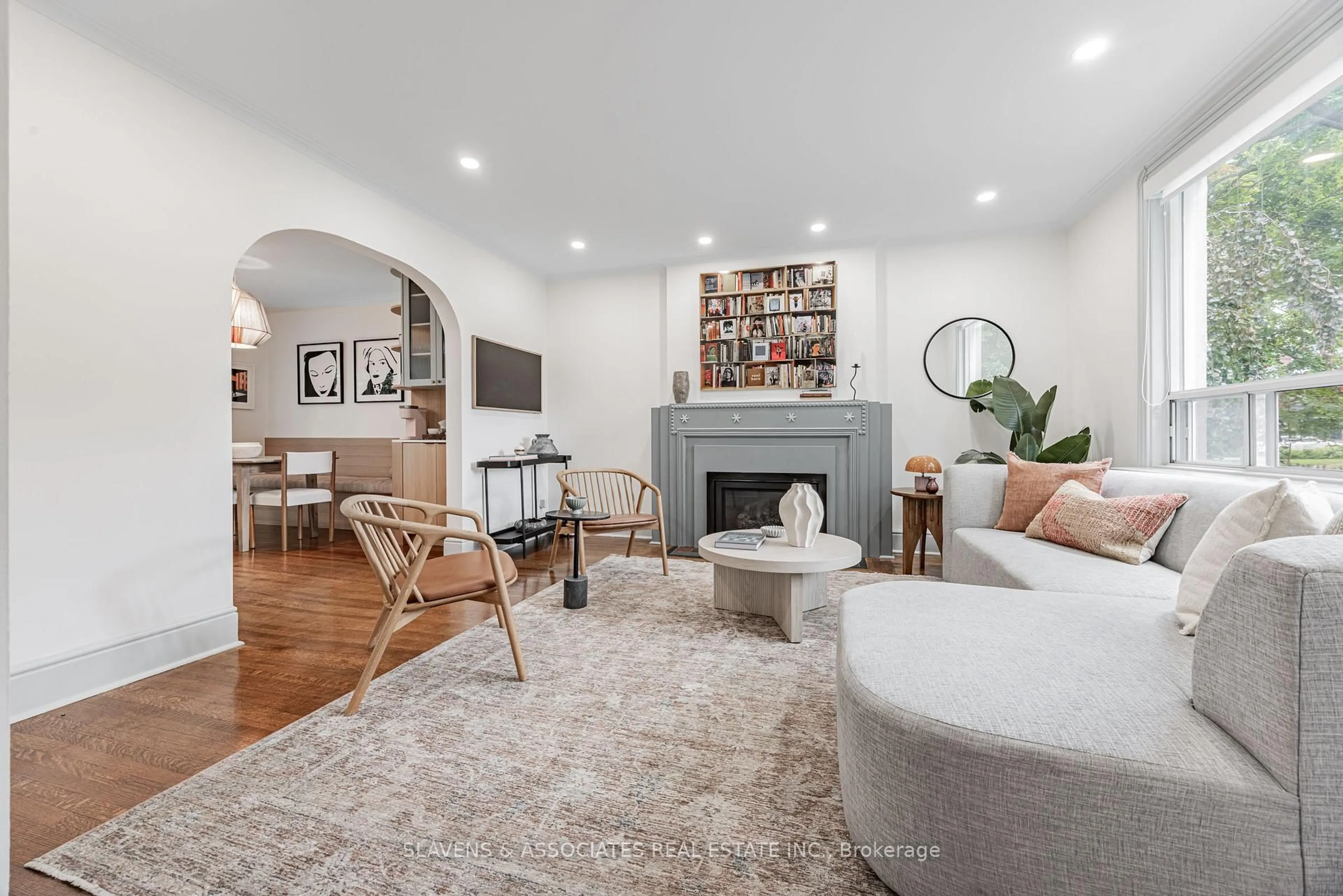 Living room with furniture, unknown for 118 Whitmore Ave, Toronto Ontario M6C 2H8