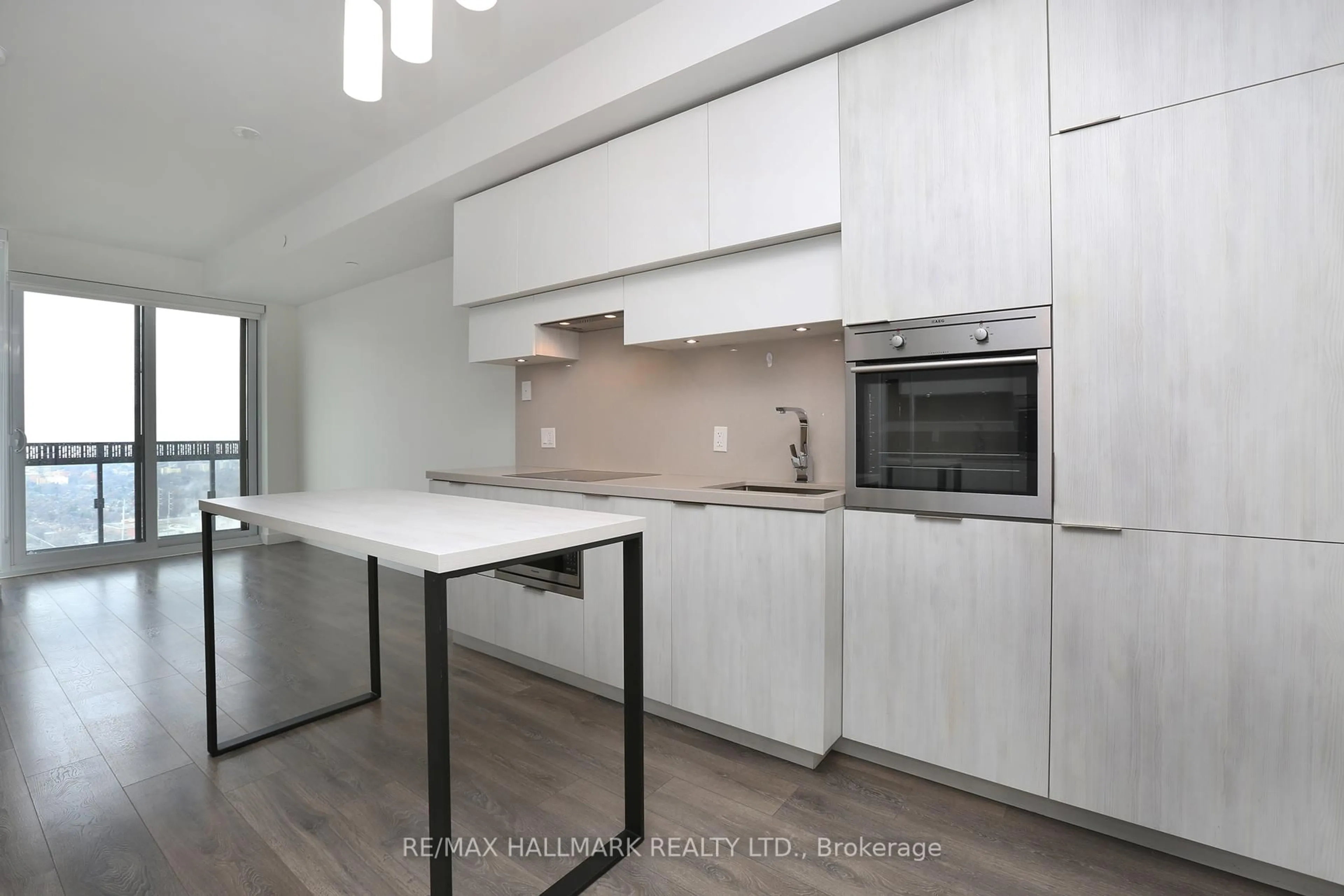 Unknown for 8 Eglinton Ave #4203, Toronto Ontario M4P 1A6