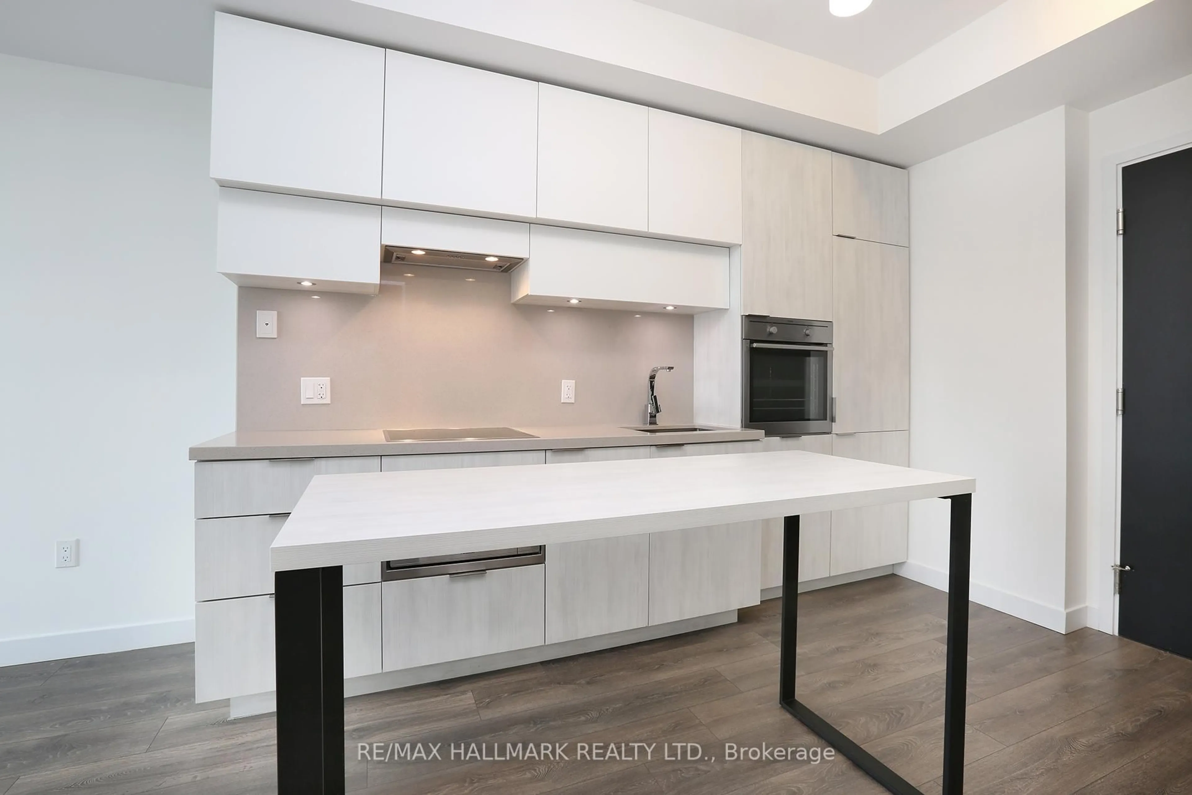 Unknown for 8 Eglinton Ave #4203, Toronto Ontario M4P 1A6