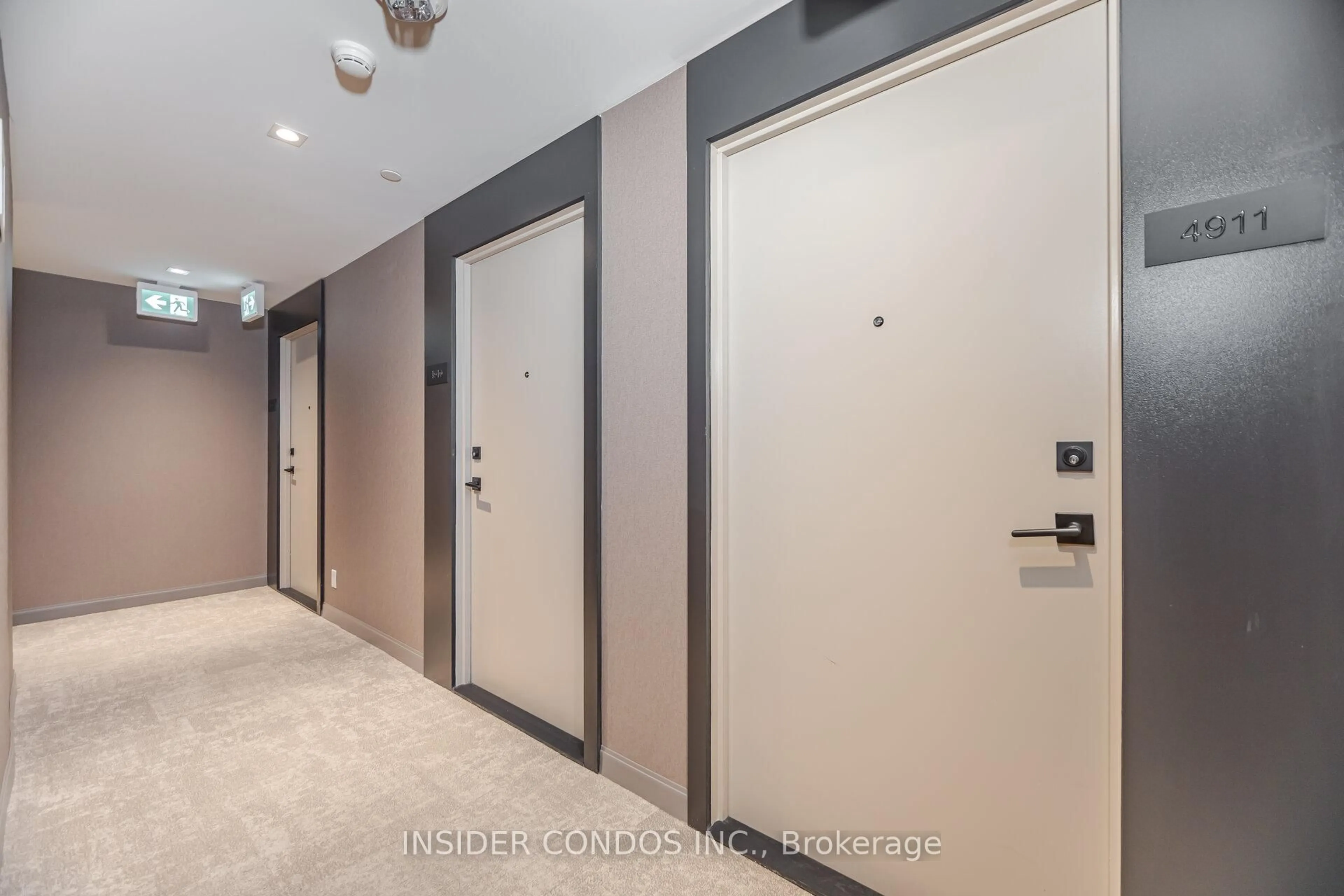 Indoor foyer for 55 Mercer St #4911, Toronto Ontario M5V 0W4