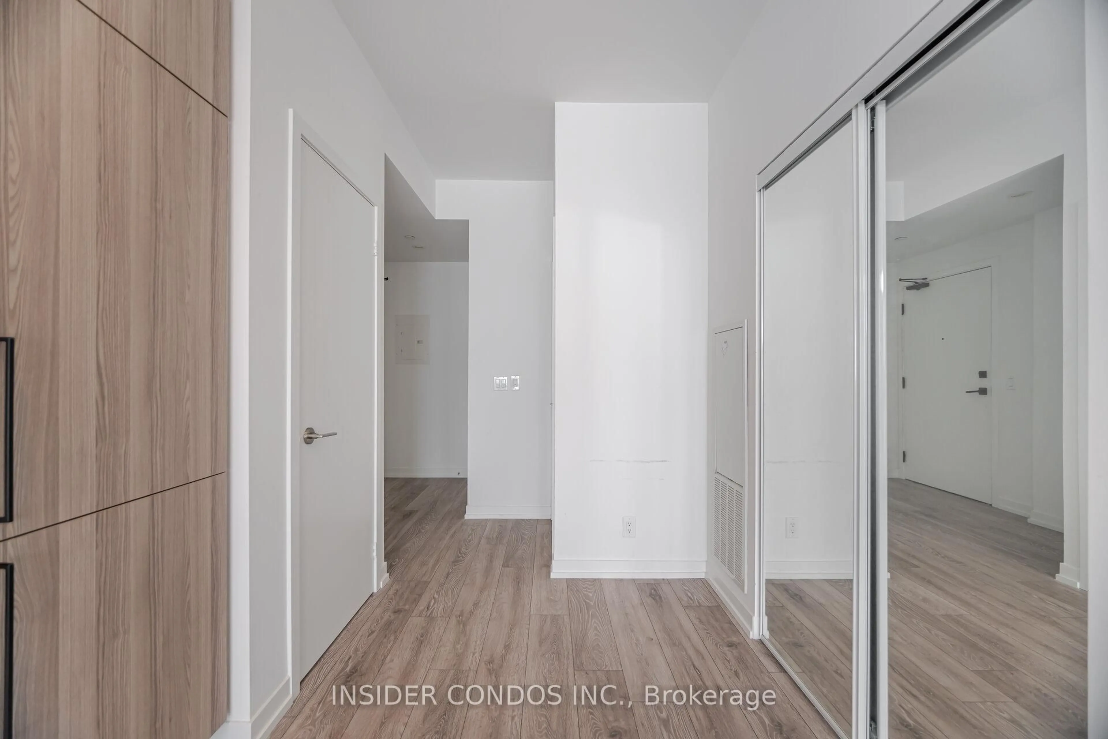 Indoor entryway for 55 Mercer St #4911, Toronto Ontario M5V 0W4