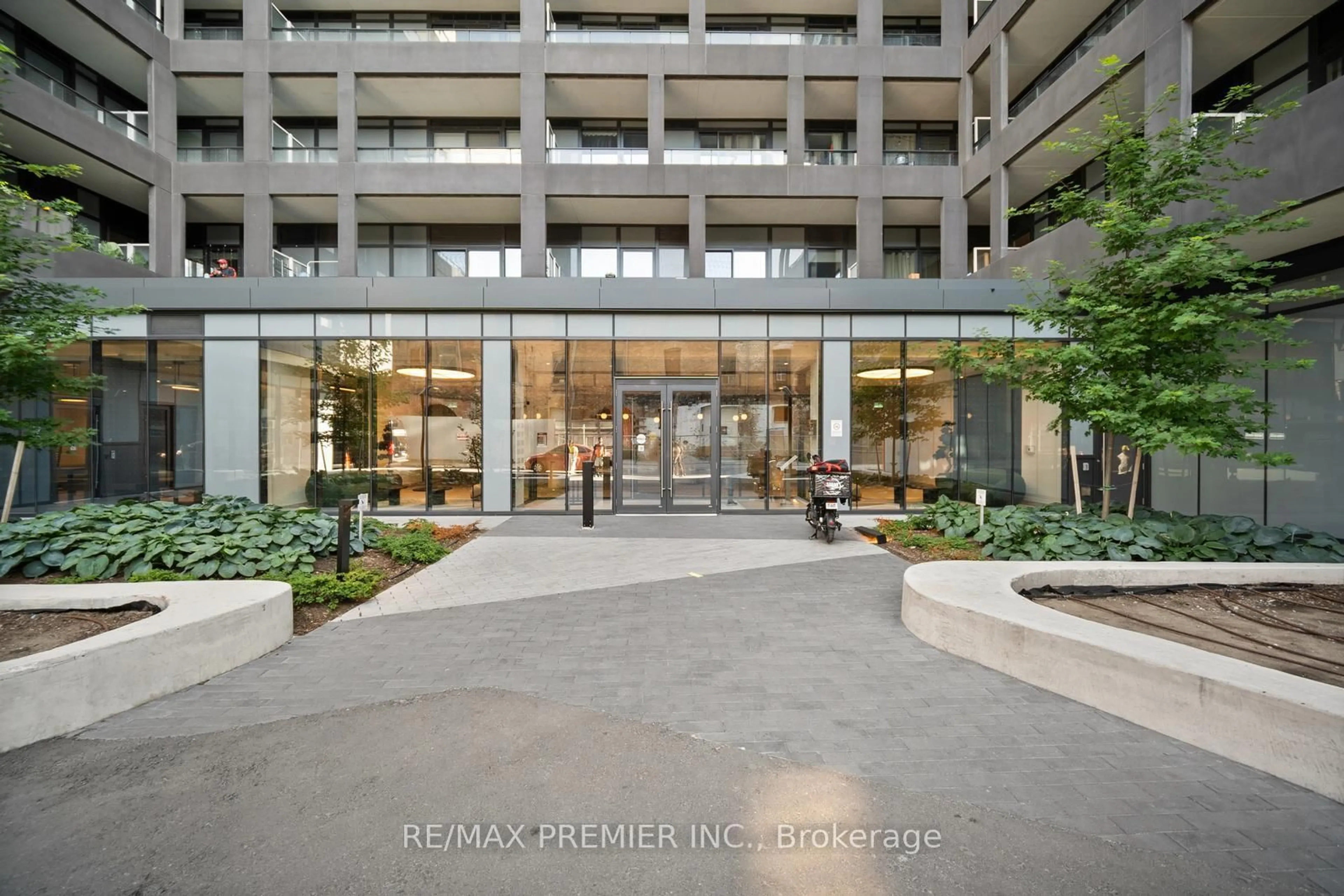 Indoor foyer for 9 Tecumseth St #408, Toronto Ontario M5V 3G4