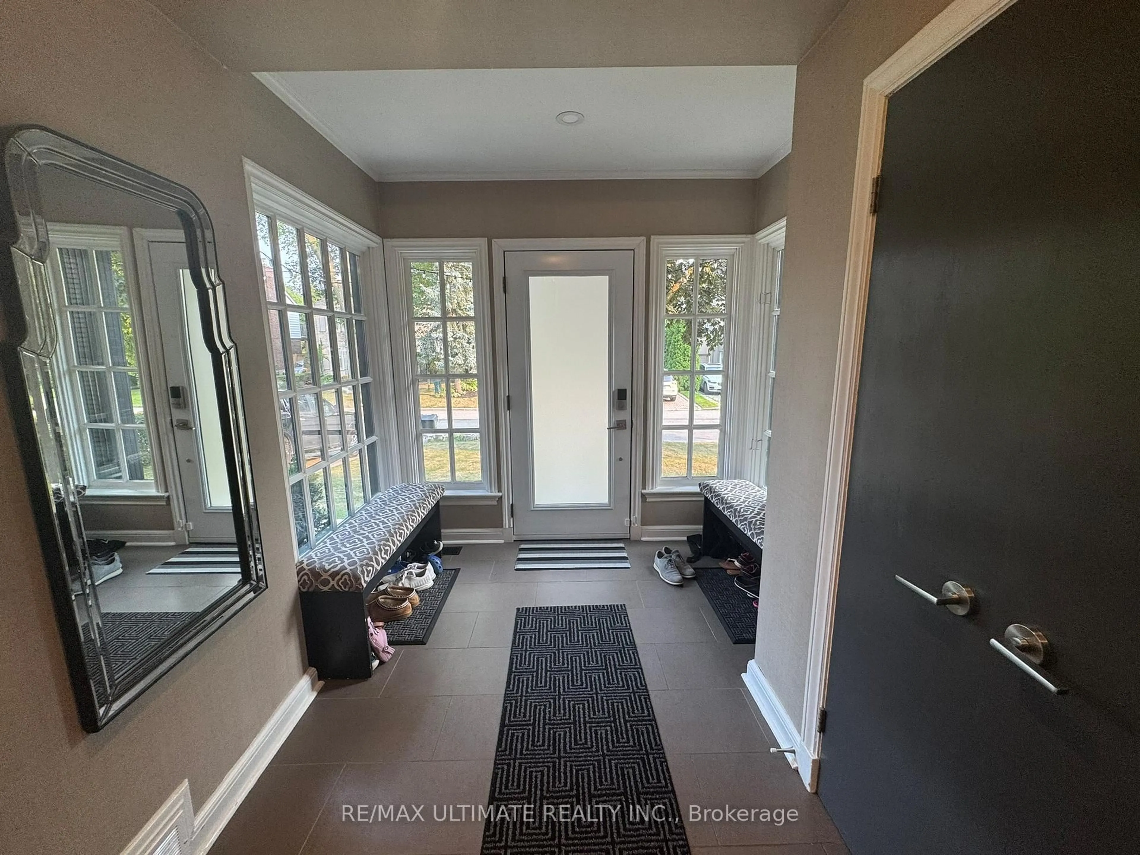 Indoor entryway for 10 Noel Ave, Toronto Ontario M4G 1B3