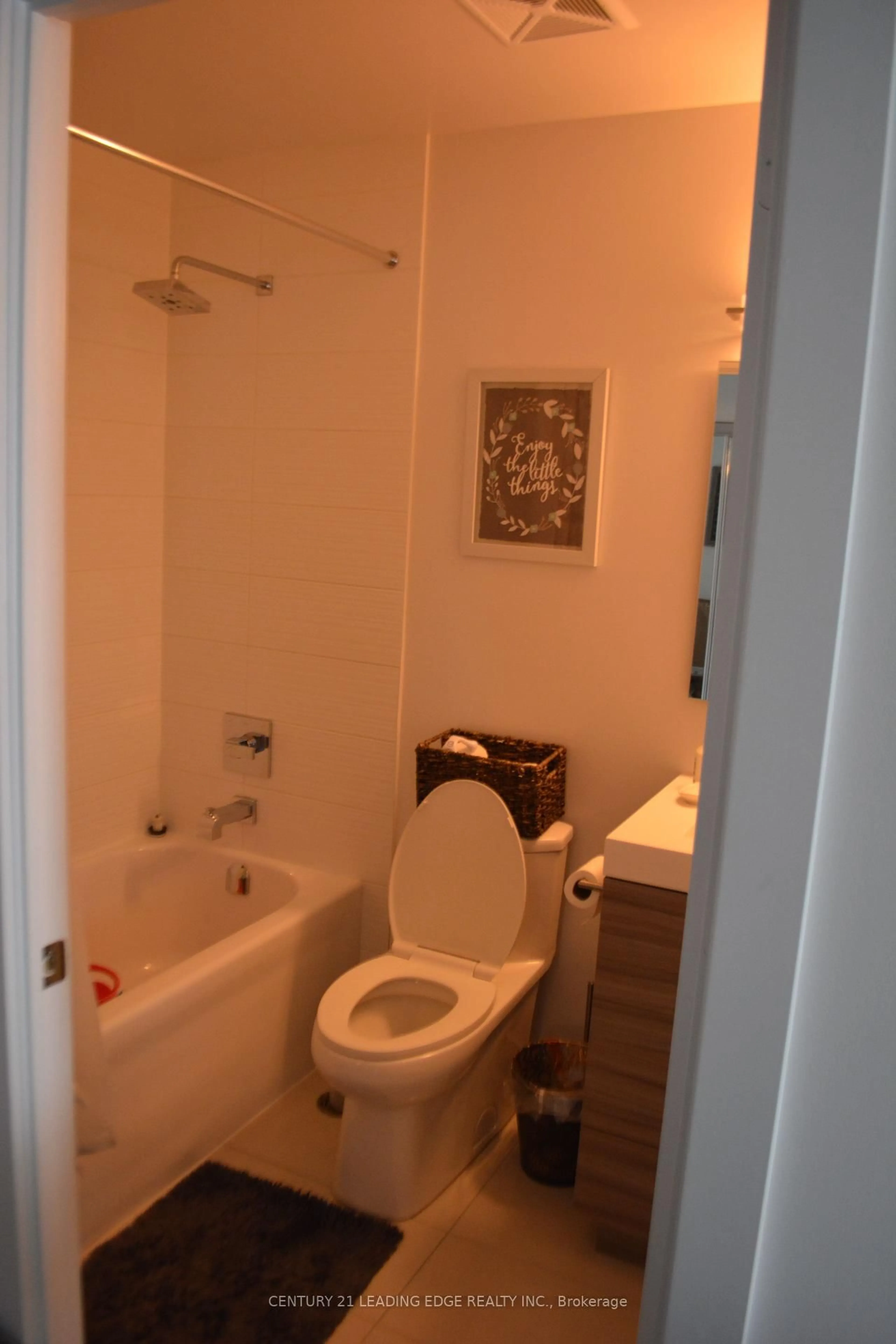 Standard bathroom, floor is not visible for 318 Richmond St #3806, Toronto Ontario M5V 0B4