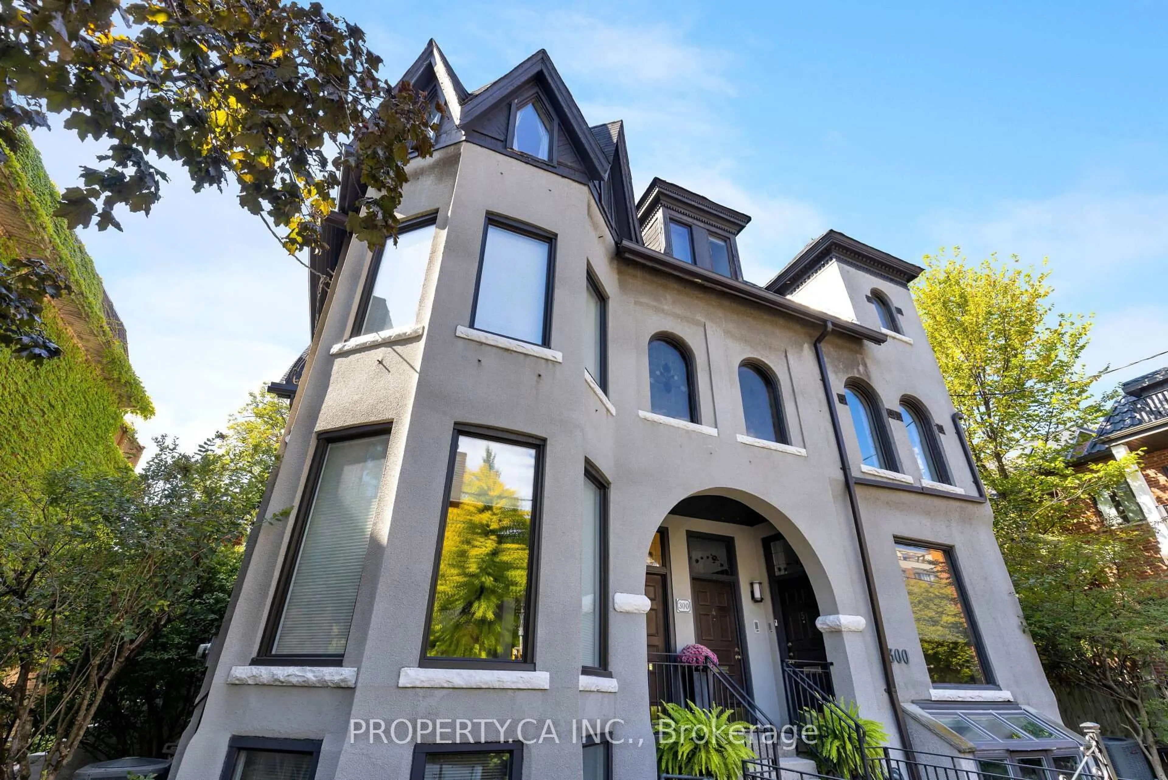 Home with brick exterior material, street for 300 Avenue Rd #5, Toronto Ontario M4V 2H1