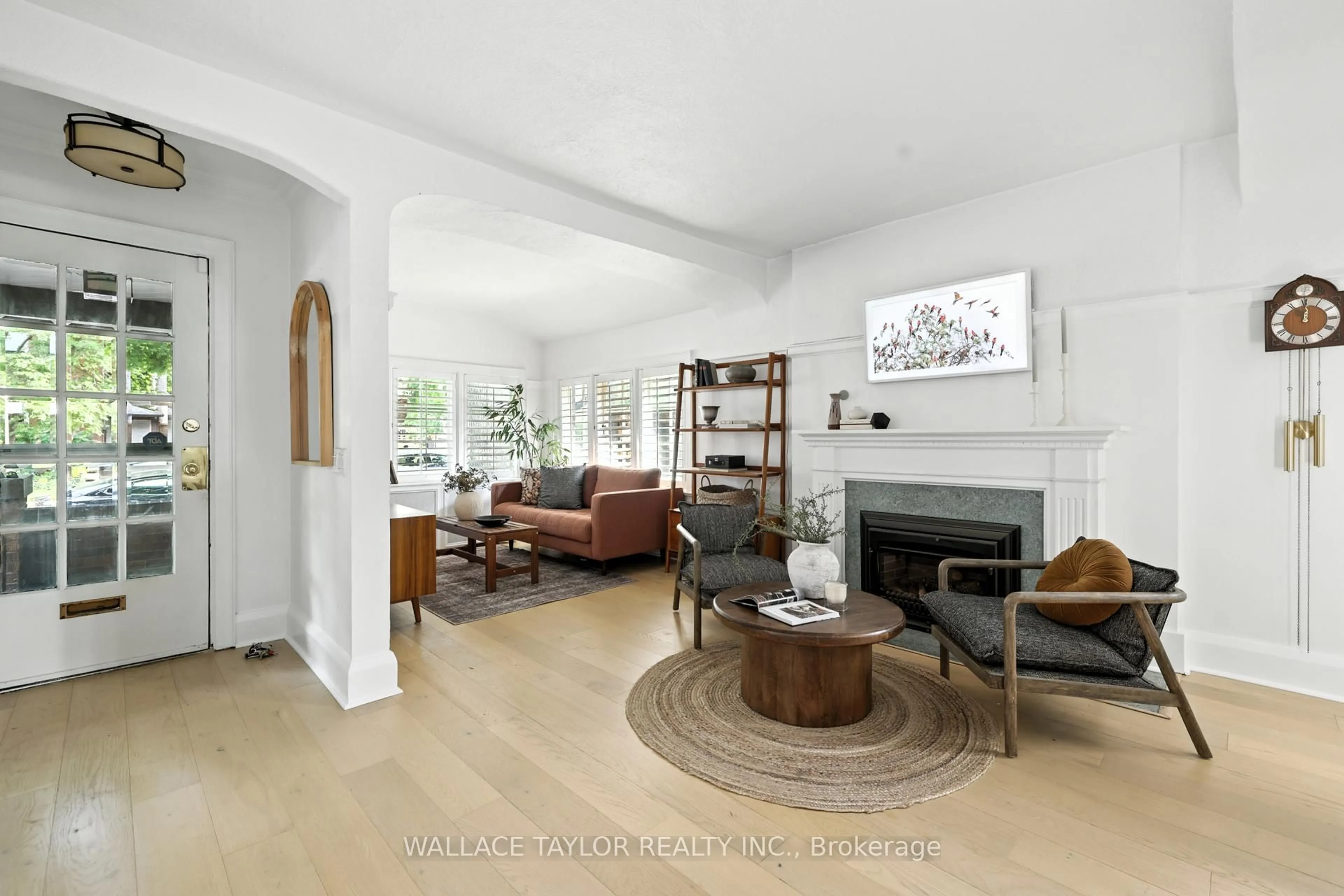 Living room with furniture, unknown for 25 Carey Rd, Toronto Ontario M4S 1N9