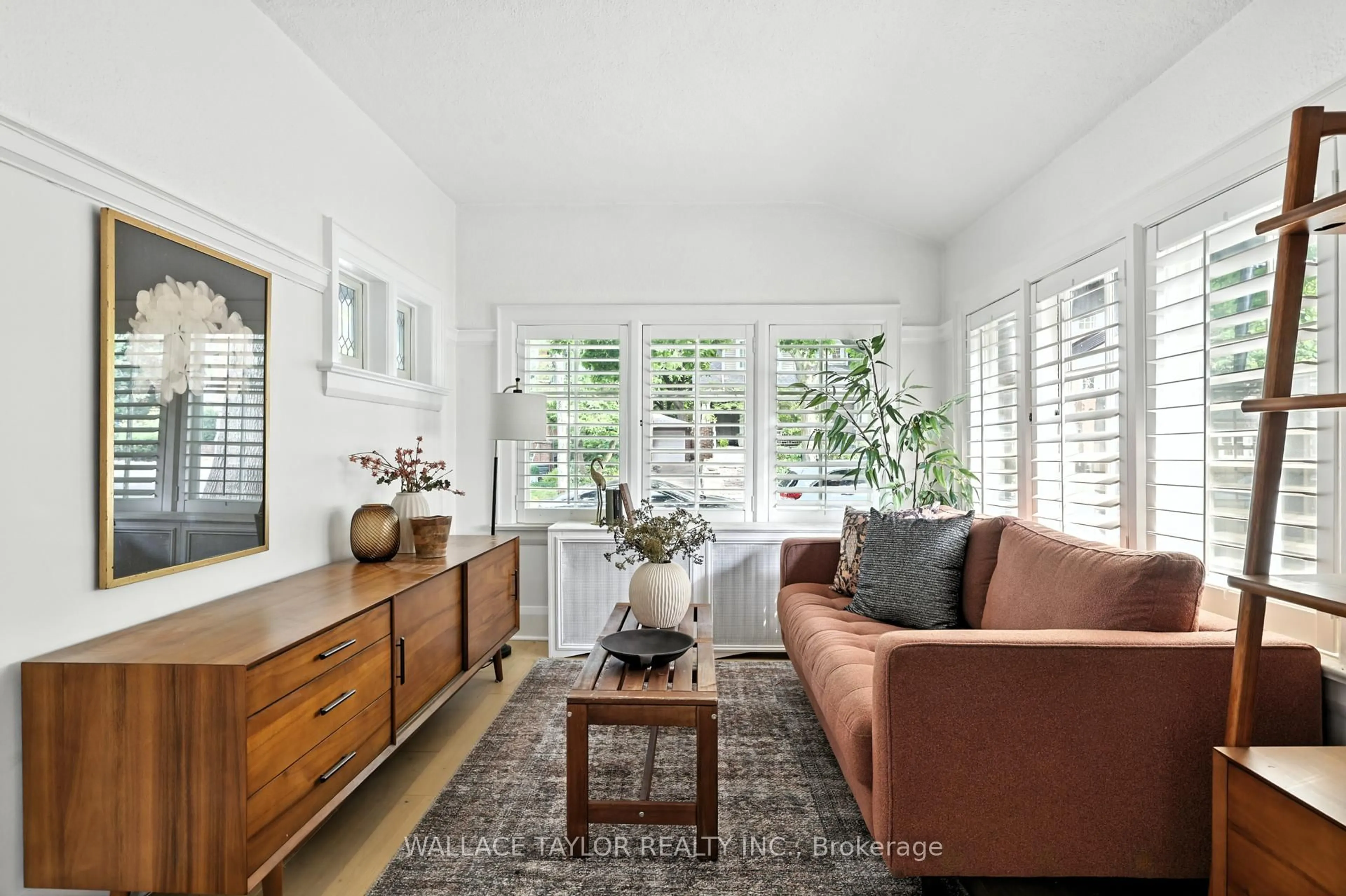 Living room with furniture, unknown for 25 Carey Rd, Toronto Ontario M4S 1N9