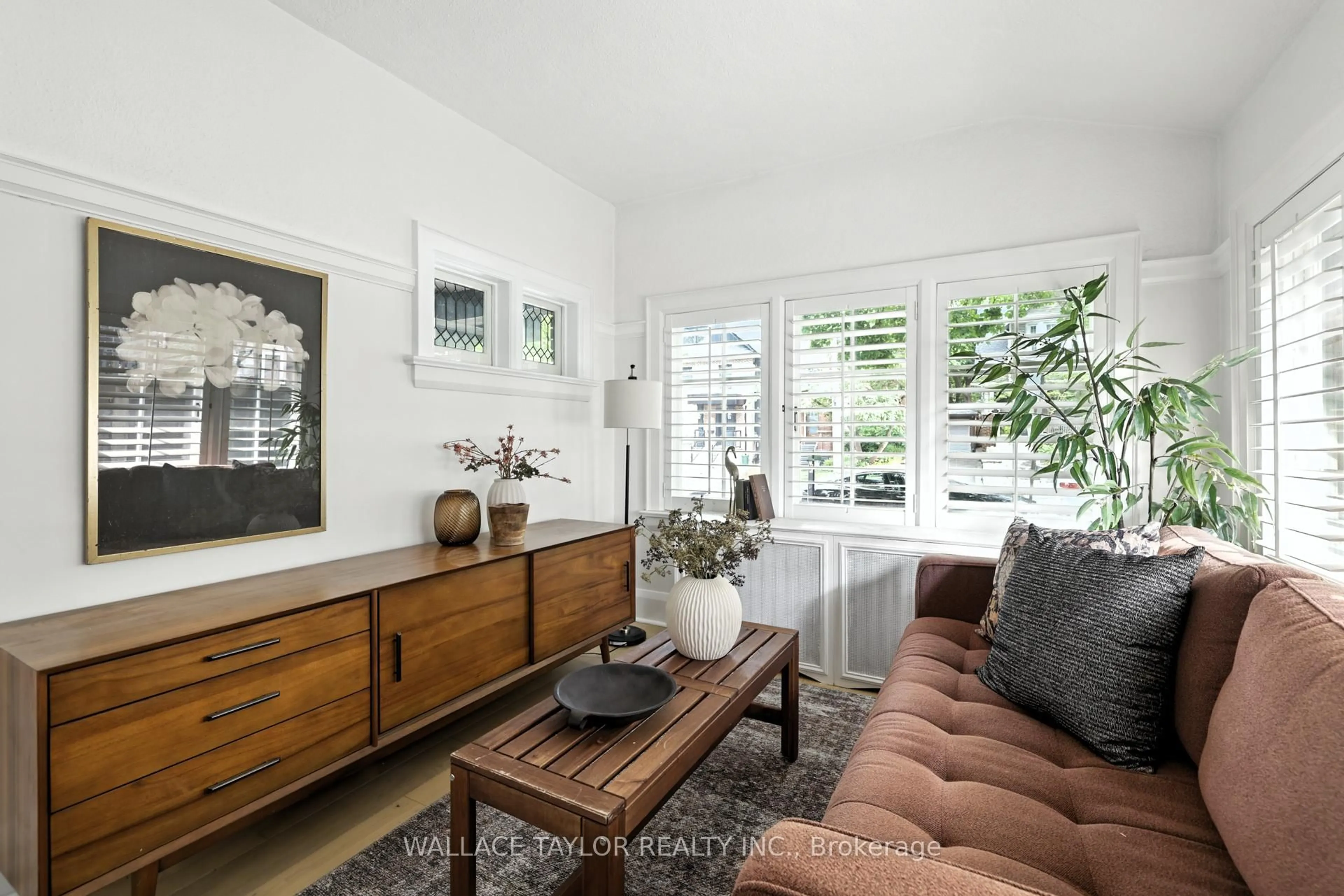 Living room with furniture, unknown for 25 Carey Rd, Toronto Ontario M4S 1N9