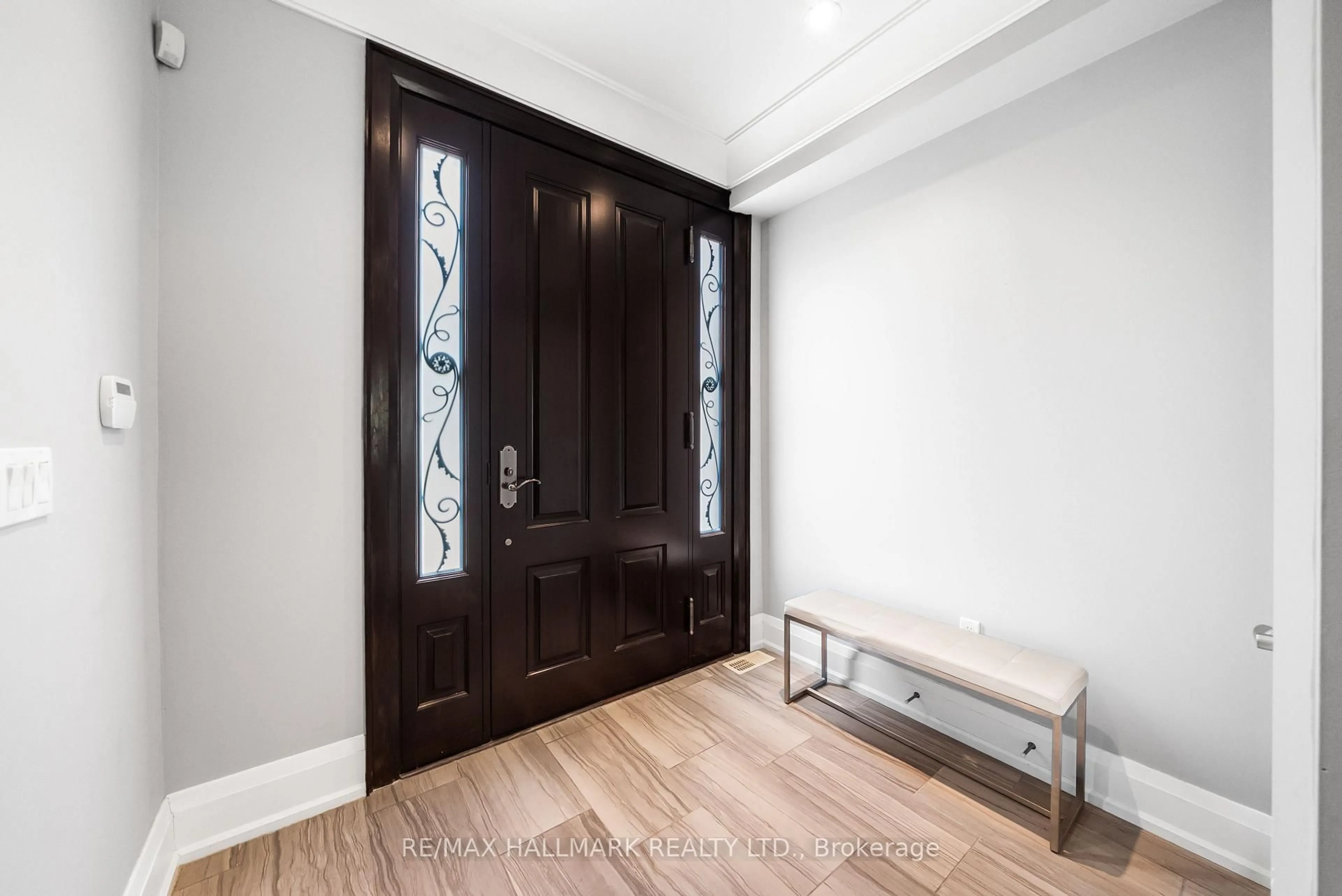 Indoor entryway for 19 Hycrest Ave, Toronto Ontario M2N 5G2