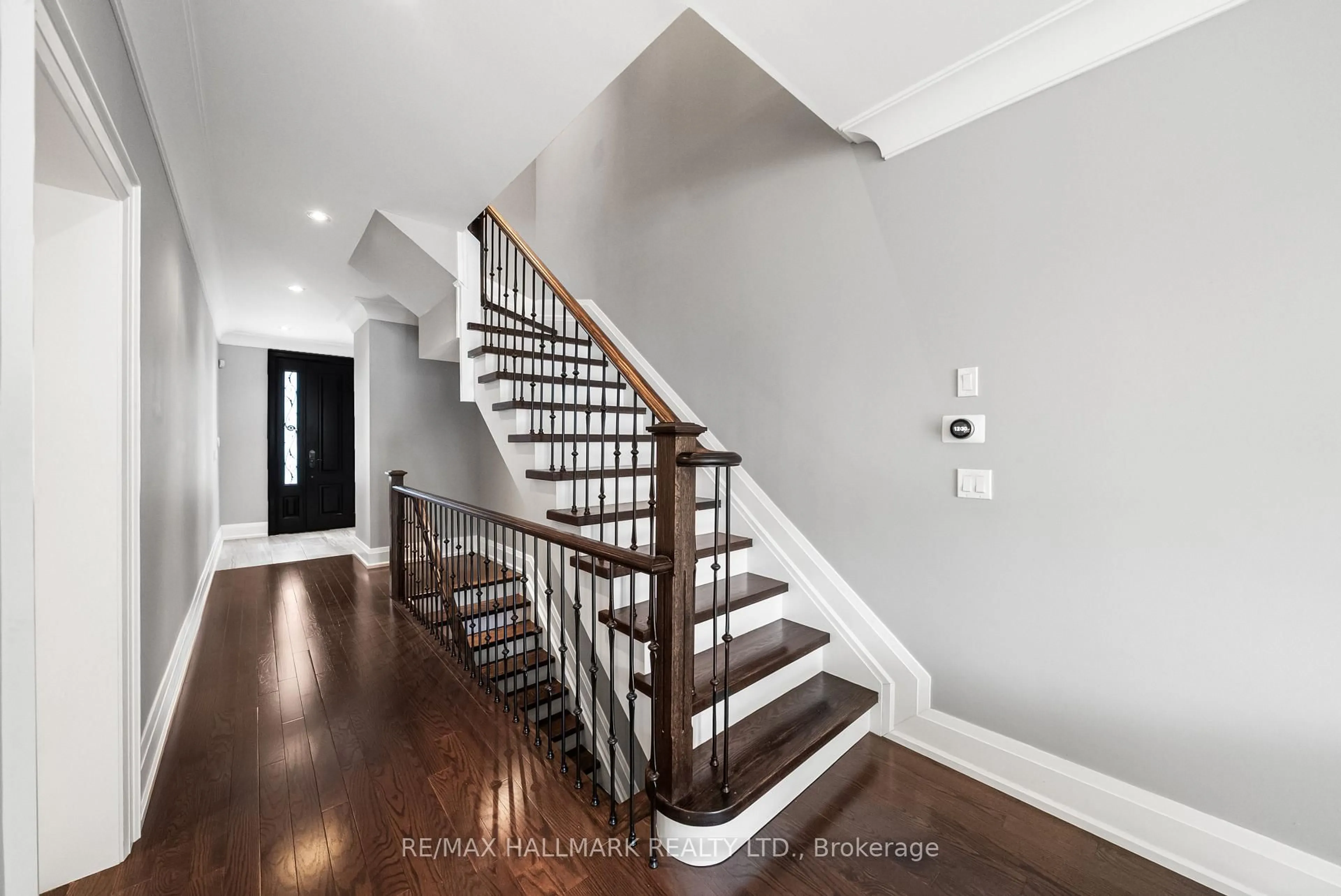 Stairs for 19 Hycrest Ave, Toronto Ontario M2N 5G2