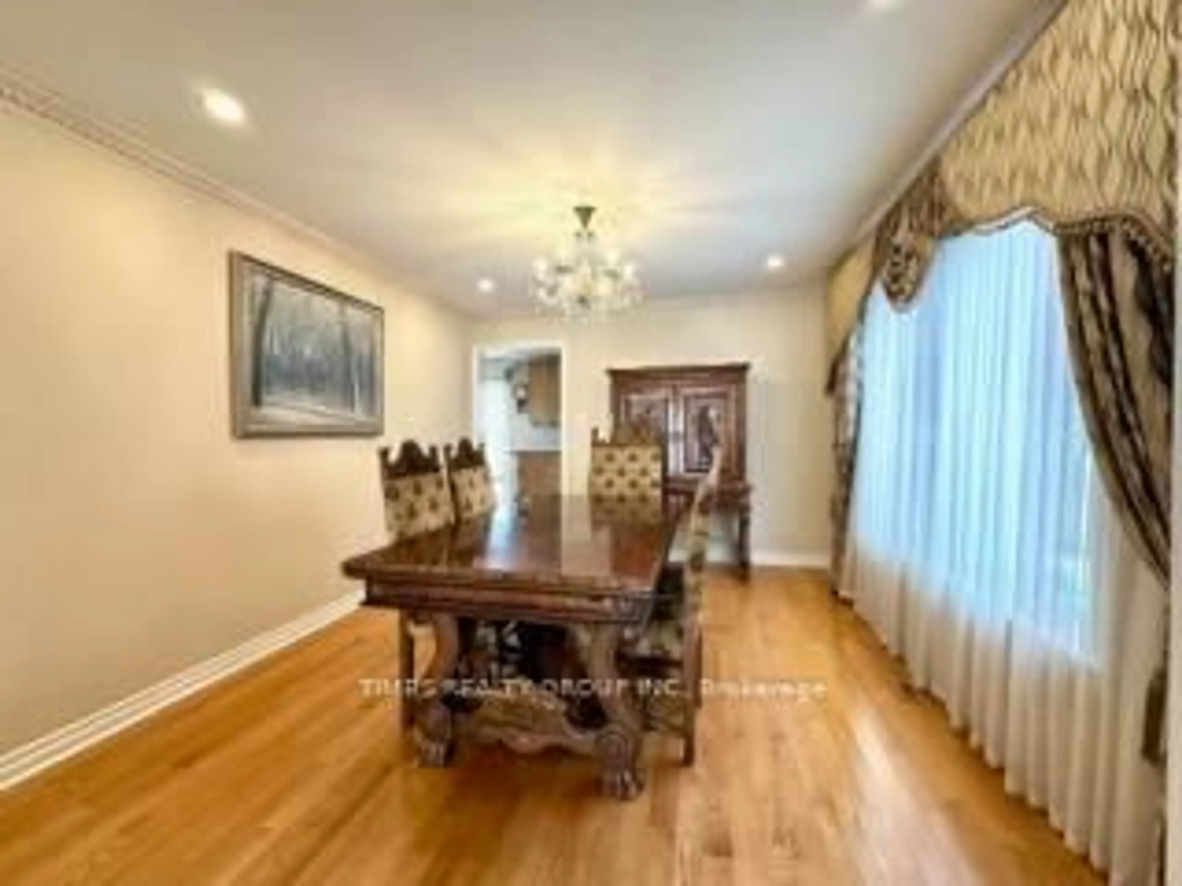 Dining room, wood/laminate floor for 6 Carriage Lane, Toronto Ontario M2R 3V6