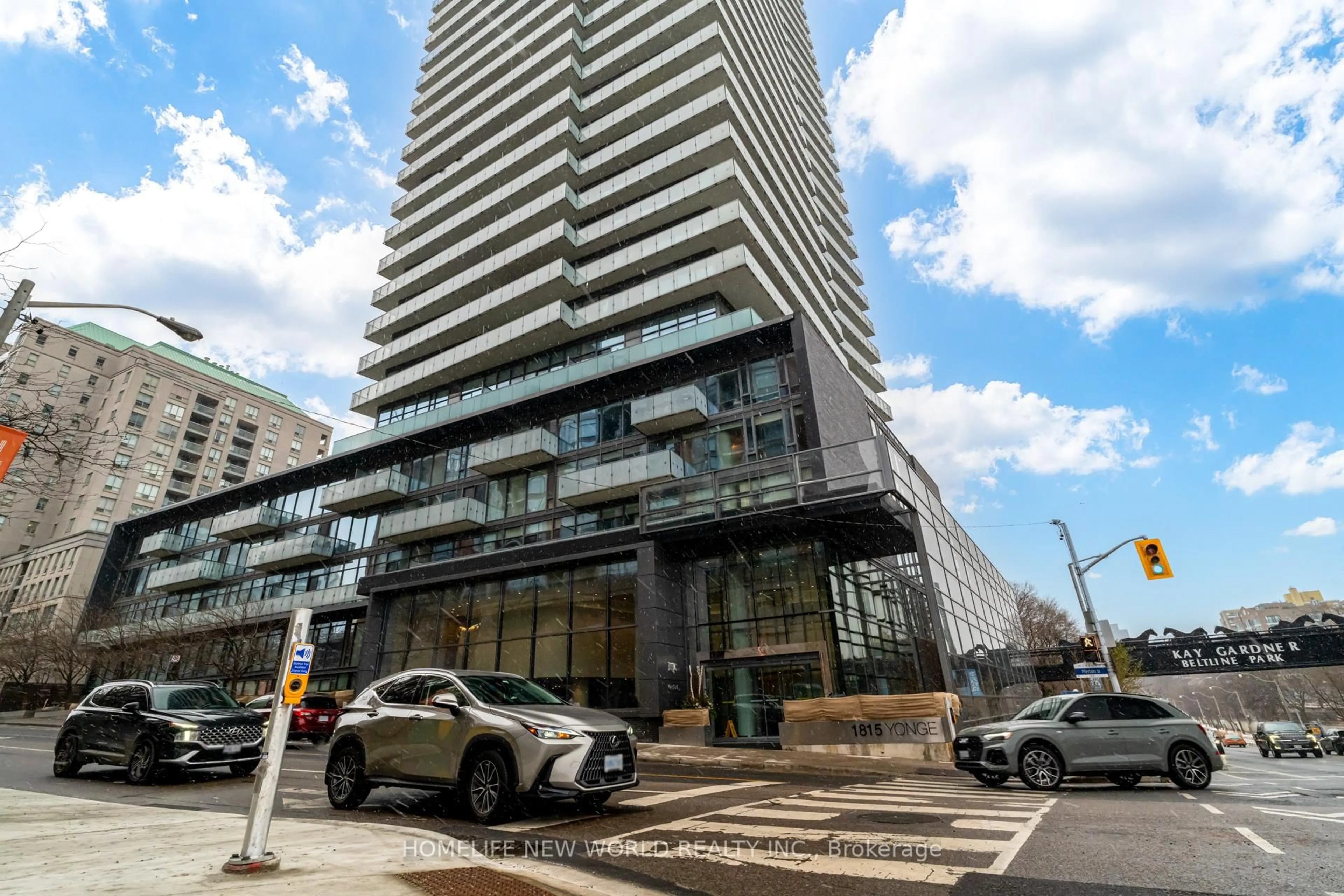 Indoor foyer for 1815 Yonge St #1805, Toronto Ontario M4T 2A4