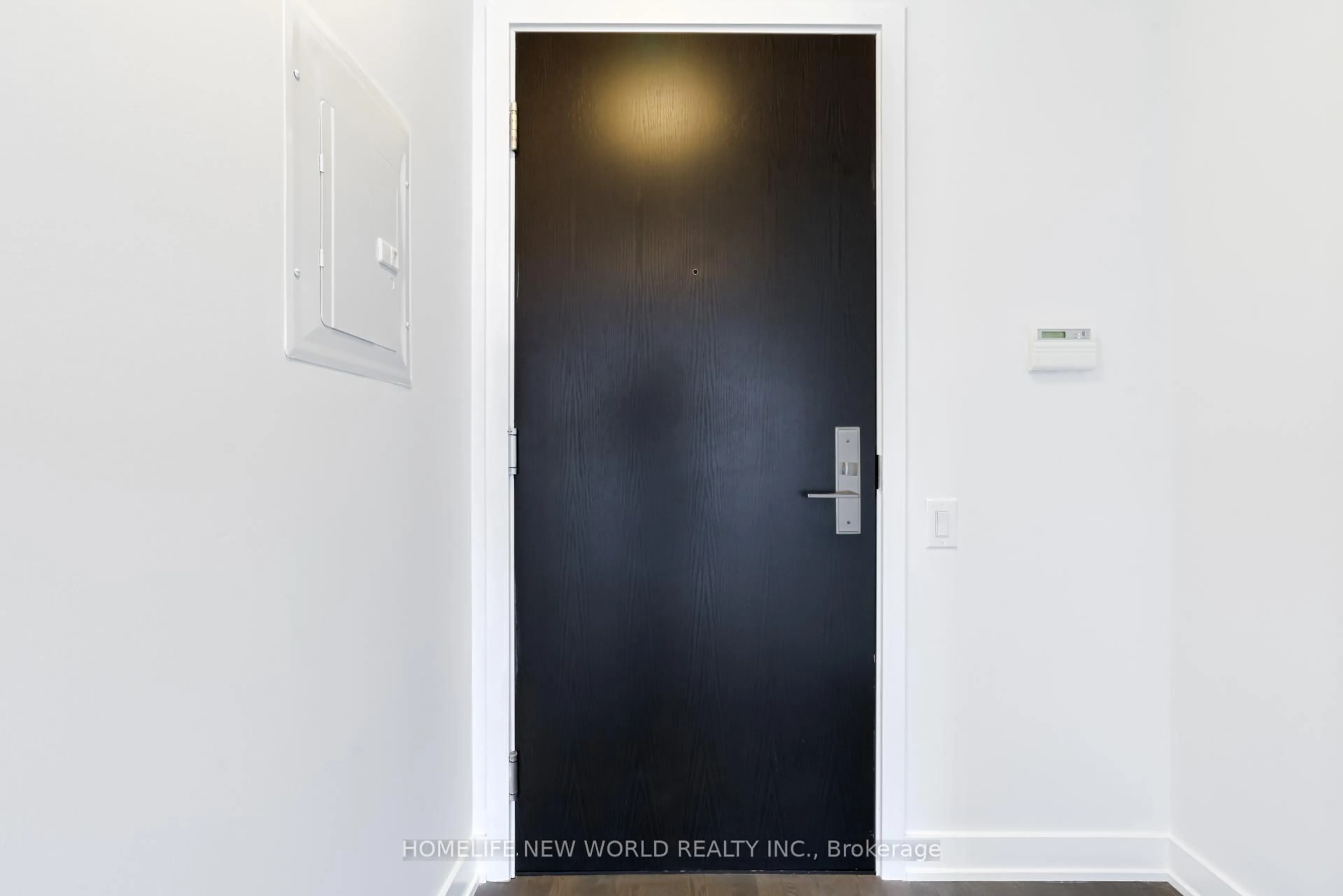 Indoor entryway for 1815 Yonge St #1805, Toronto Ontario M4T 2A4