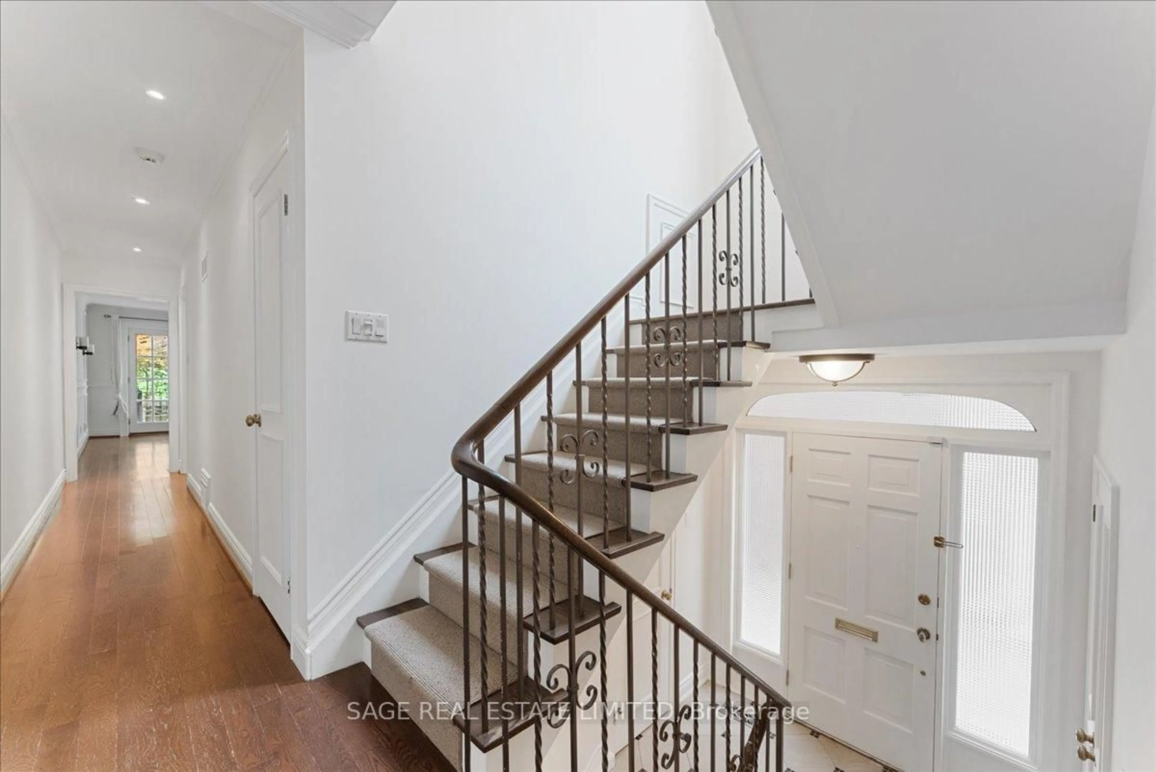 Stairs for 88A Glen Rd, Toronto Ontario M4W 2V6
