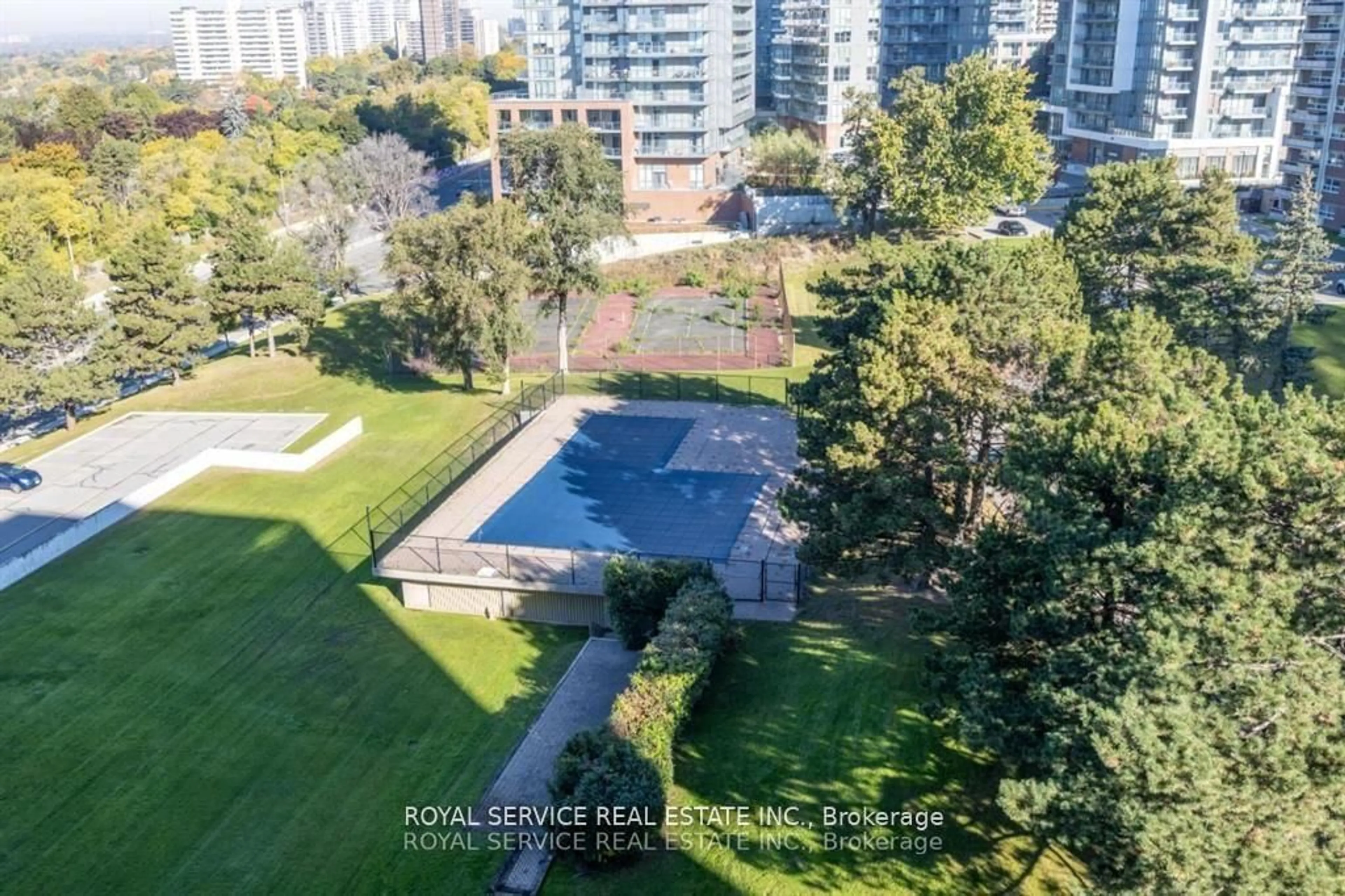 A pic from outside/outdoor area/front of a property/back of a property/a pic from drone, city buildings view from balcony for 10 Parkway Forest Dr #1008, Toronto Ontario M2J 1L3