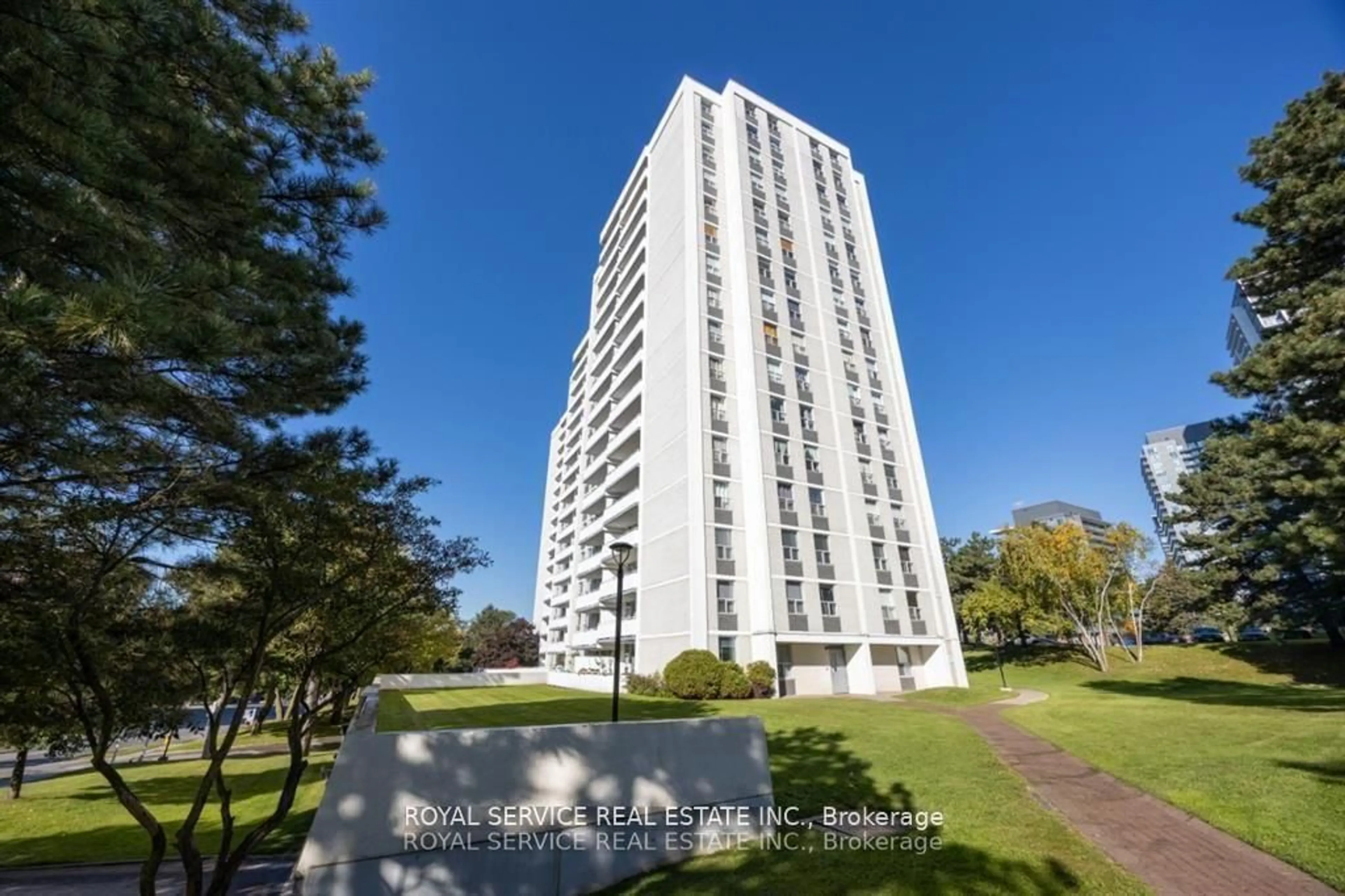 A pic from outside/outdoor area/front of a property/back of a property/a pic from drone, building for 10 Parkway Forest Dr #1008, Toronto Ontario M2J 1L3