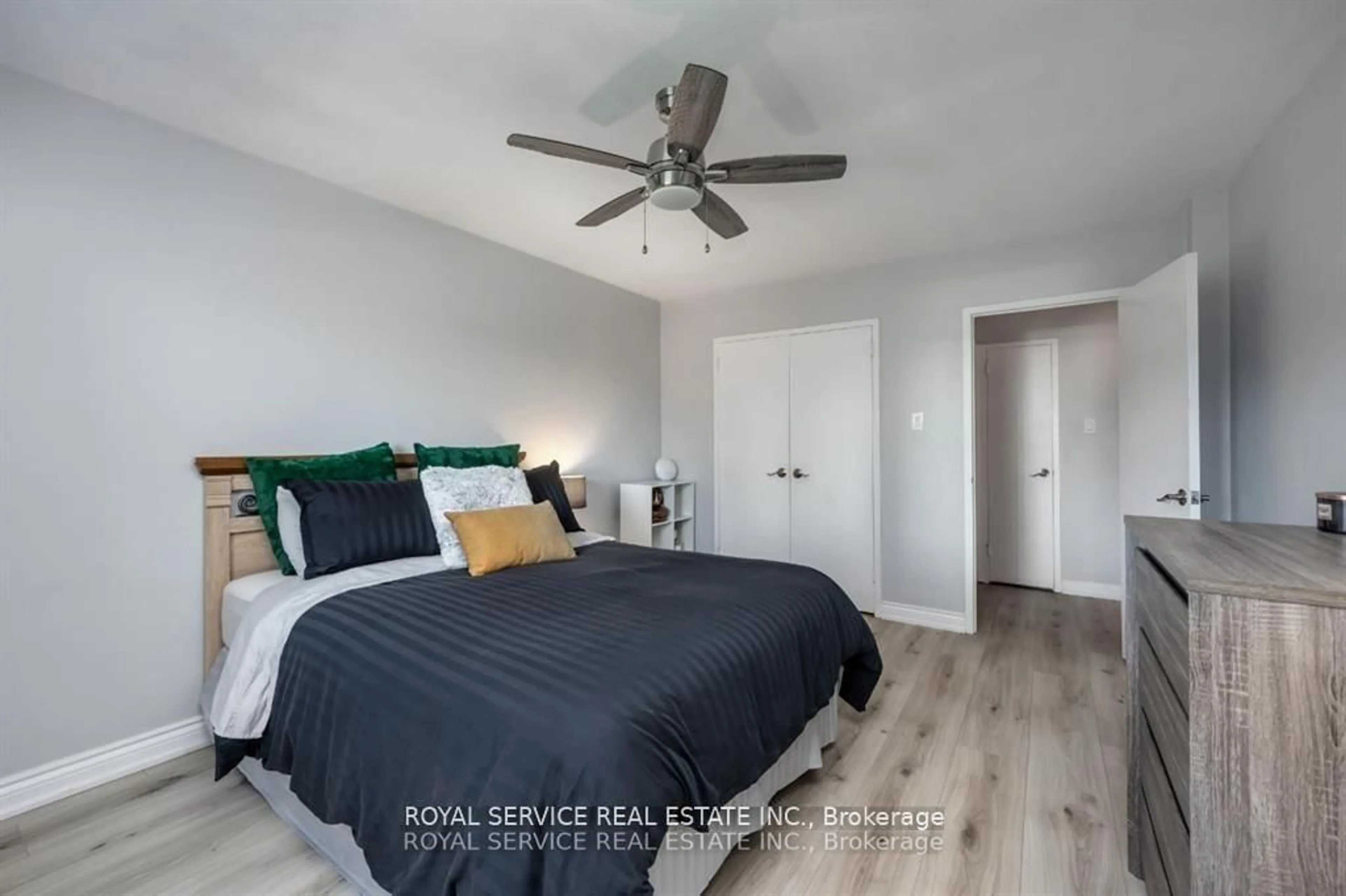 A pic of a room for 10 Parkway Forest Dr #1008, Toronto Ontario M2J 1L3