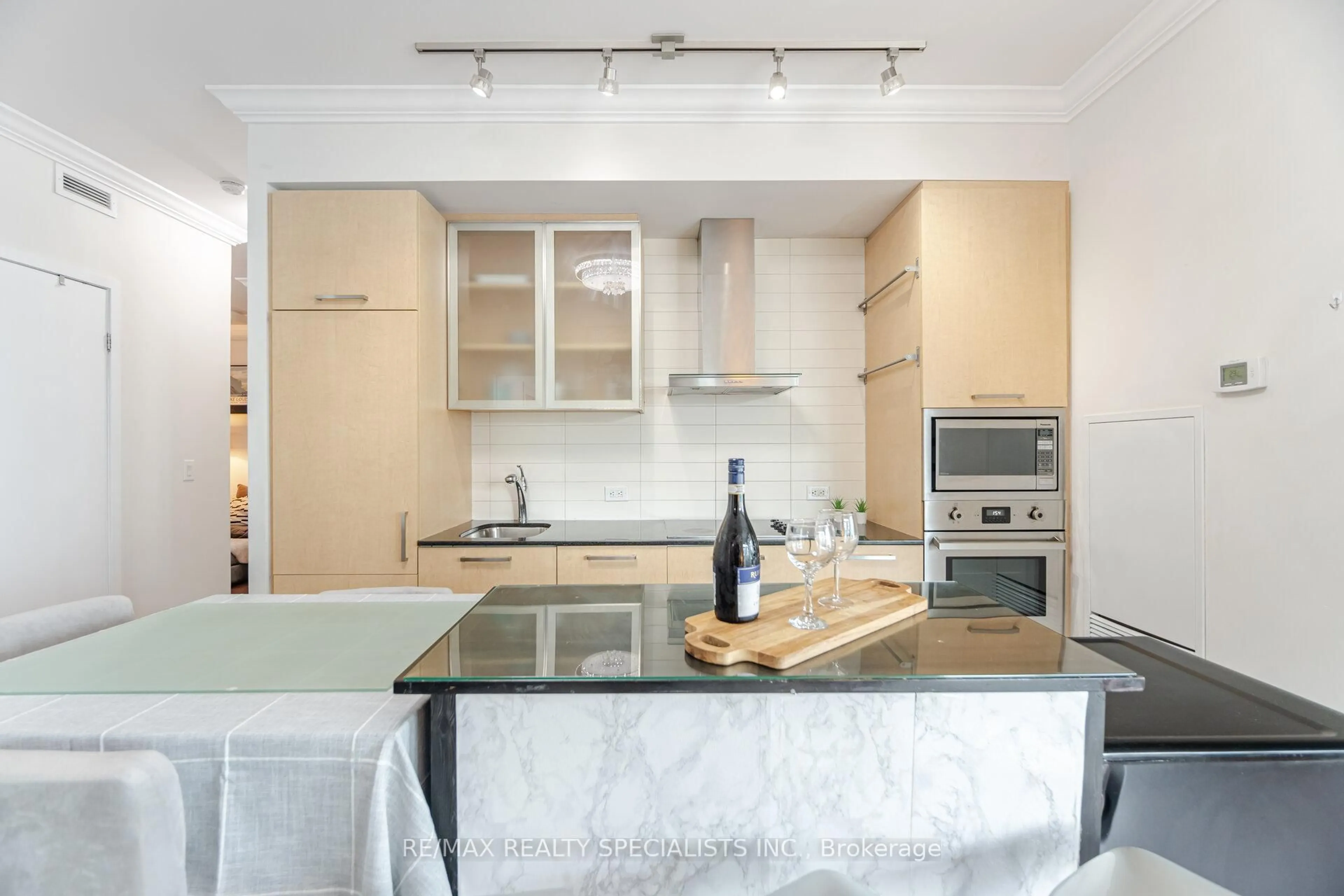 Contemporary kitchen, unknown for 12 York St #804, Toronto Ontario M5J 0A9