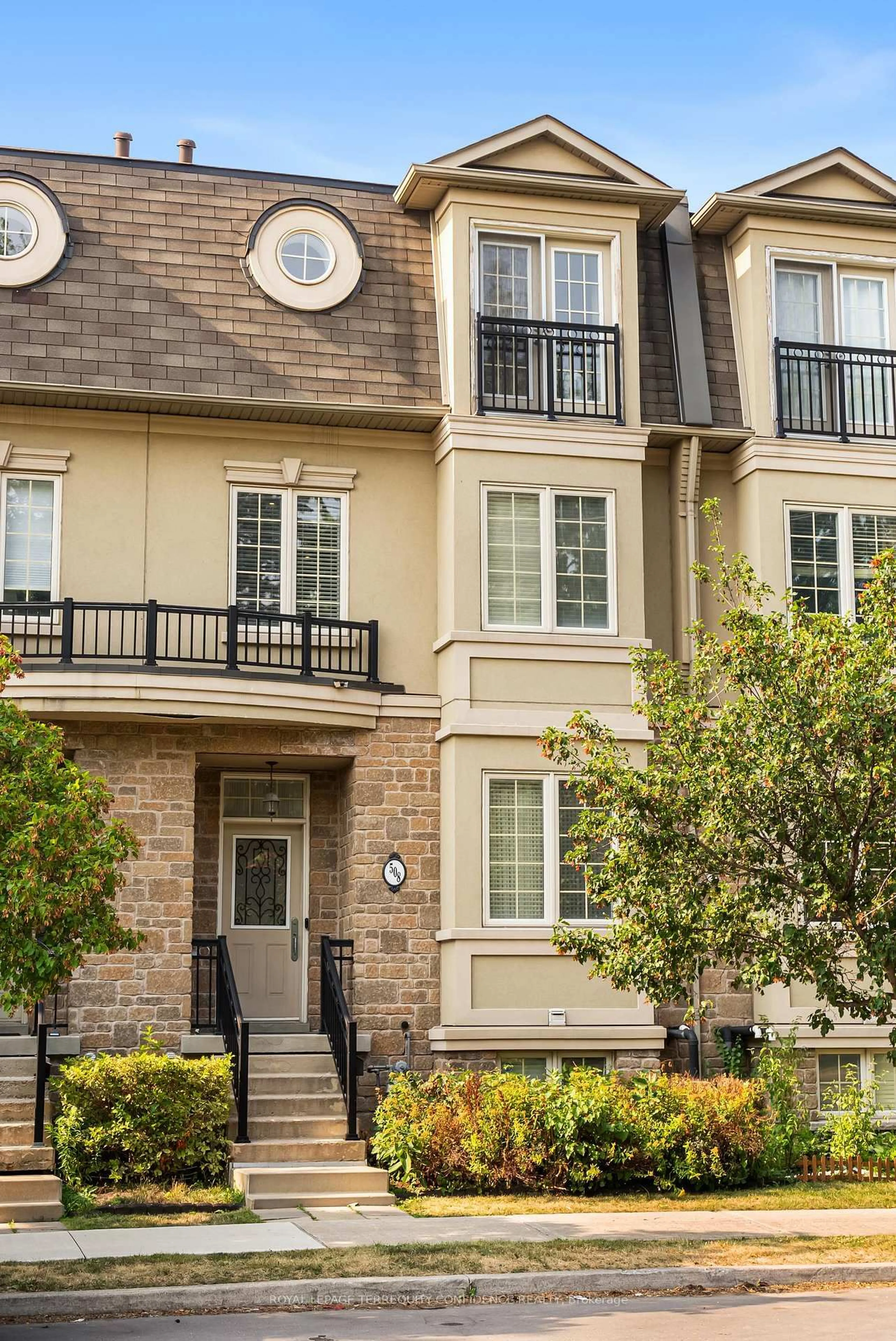 Home with brick exterior material, street for 508 Ellerslie Ave, Toronto Ontario M2R 1C4