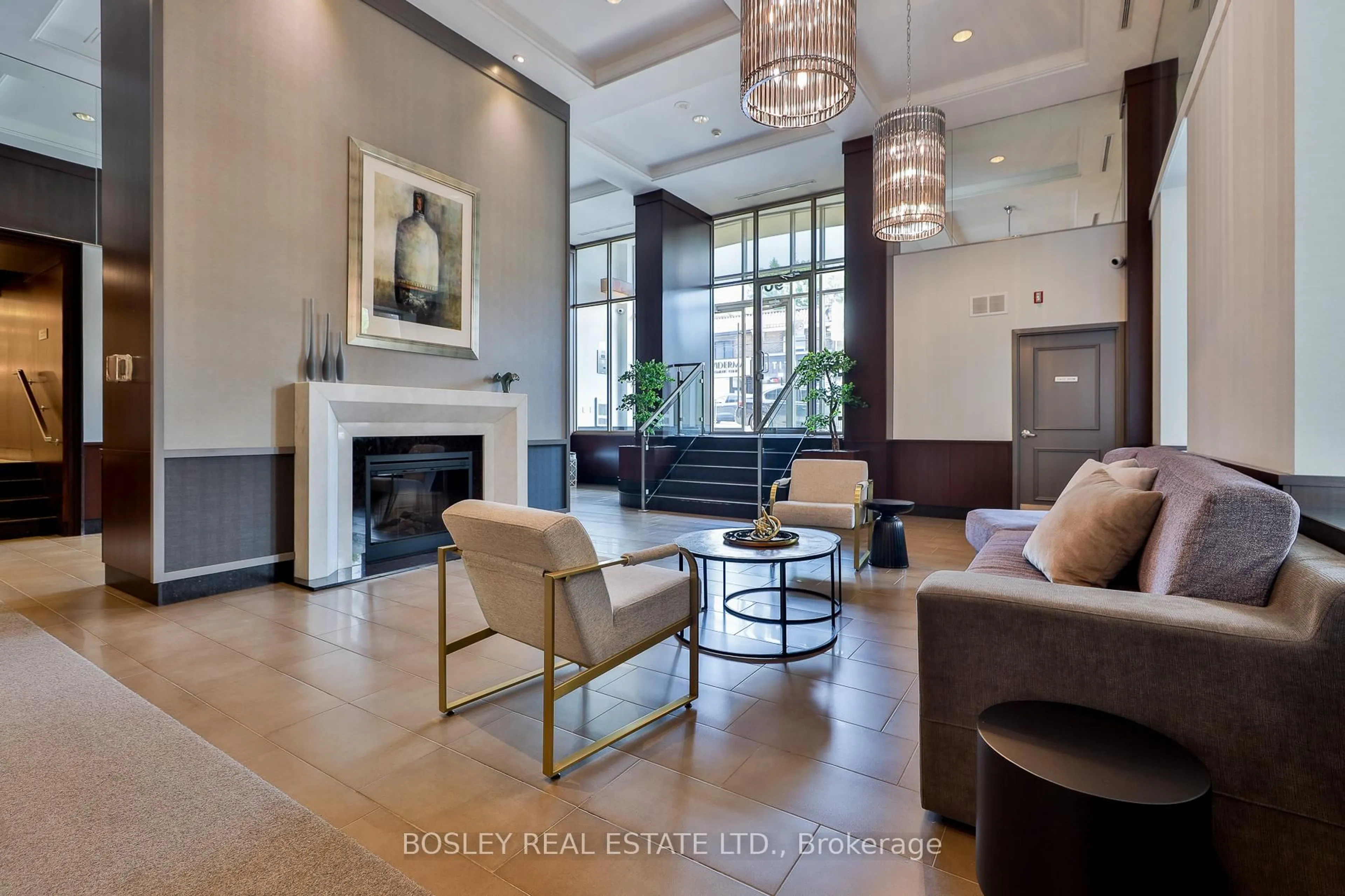 Lobby for 900 Mount Pleasant Rd #412, Toronto Ontario M4P 2L6