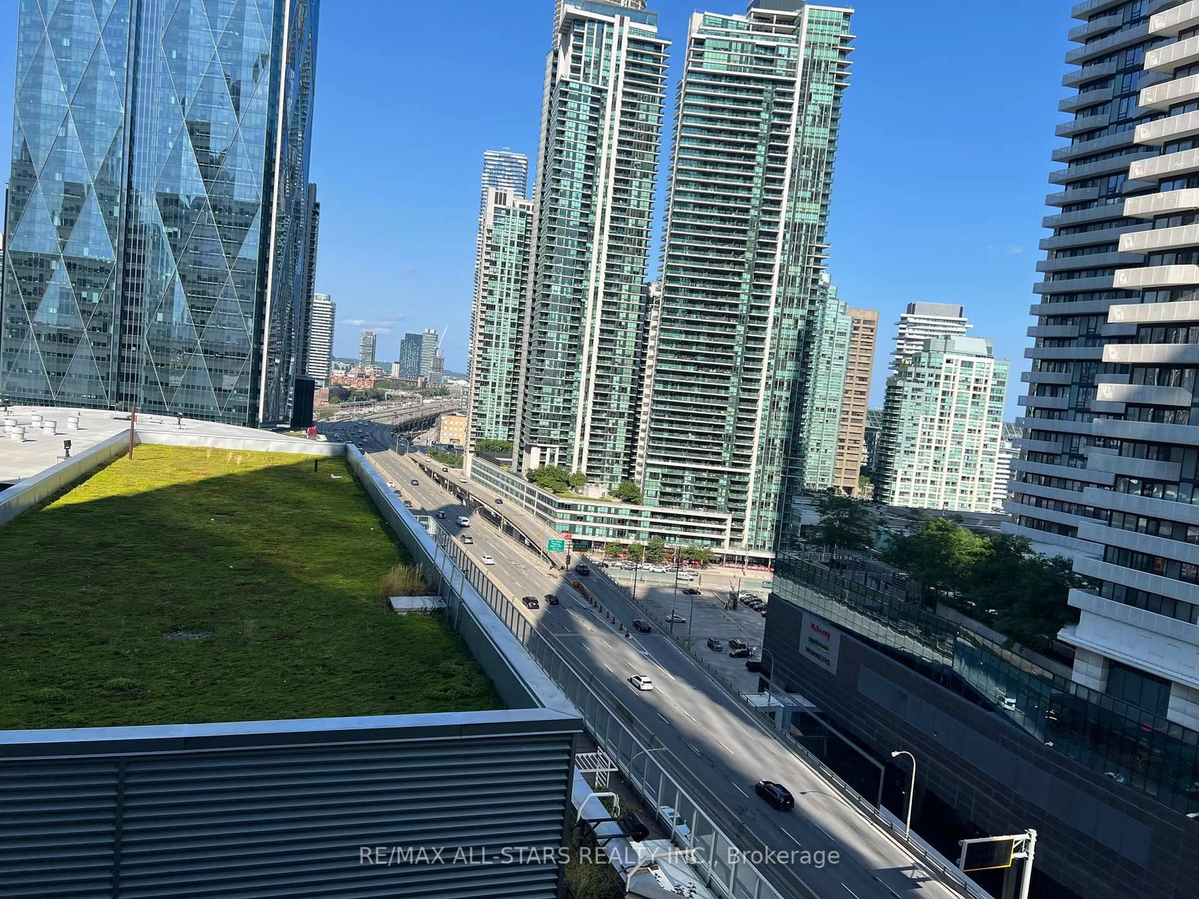 Balcony in the apartment, city buildings view from balcony for 55 Bremner Blvd #1306, Toronto Ontario M5J 0A6