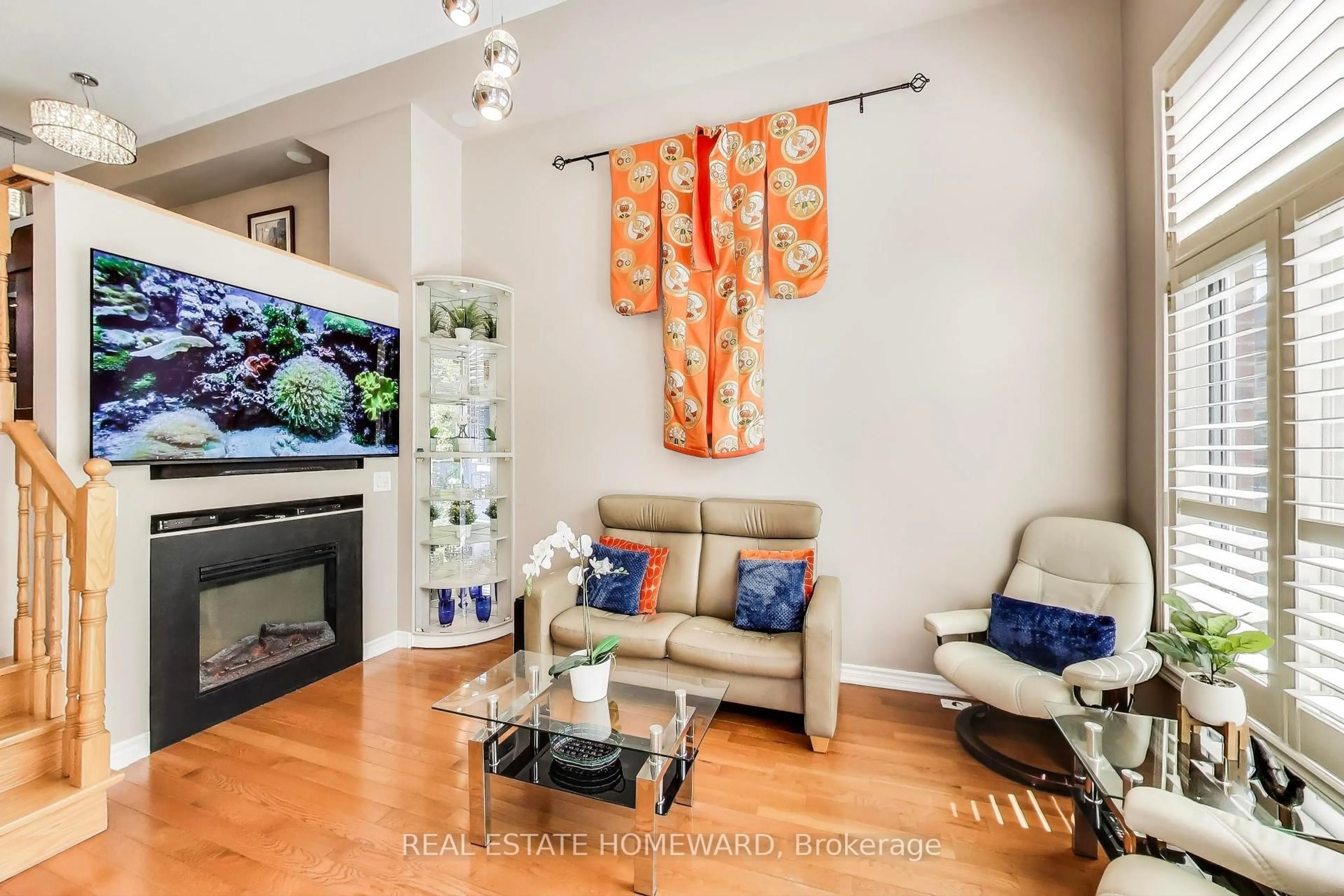 Living room with furniture, unknown for 257 Milan St, Toronto Ontario M5A 4C3