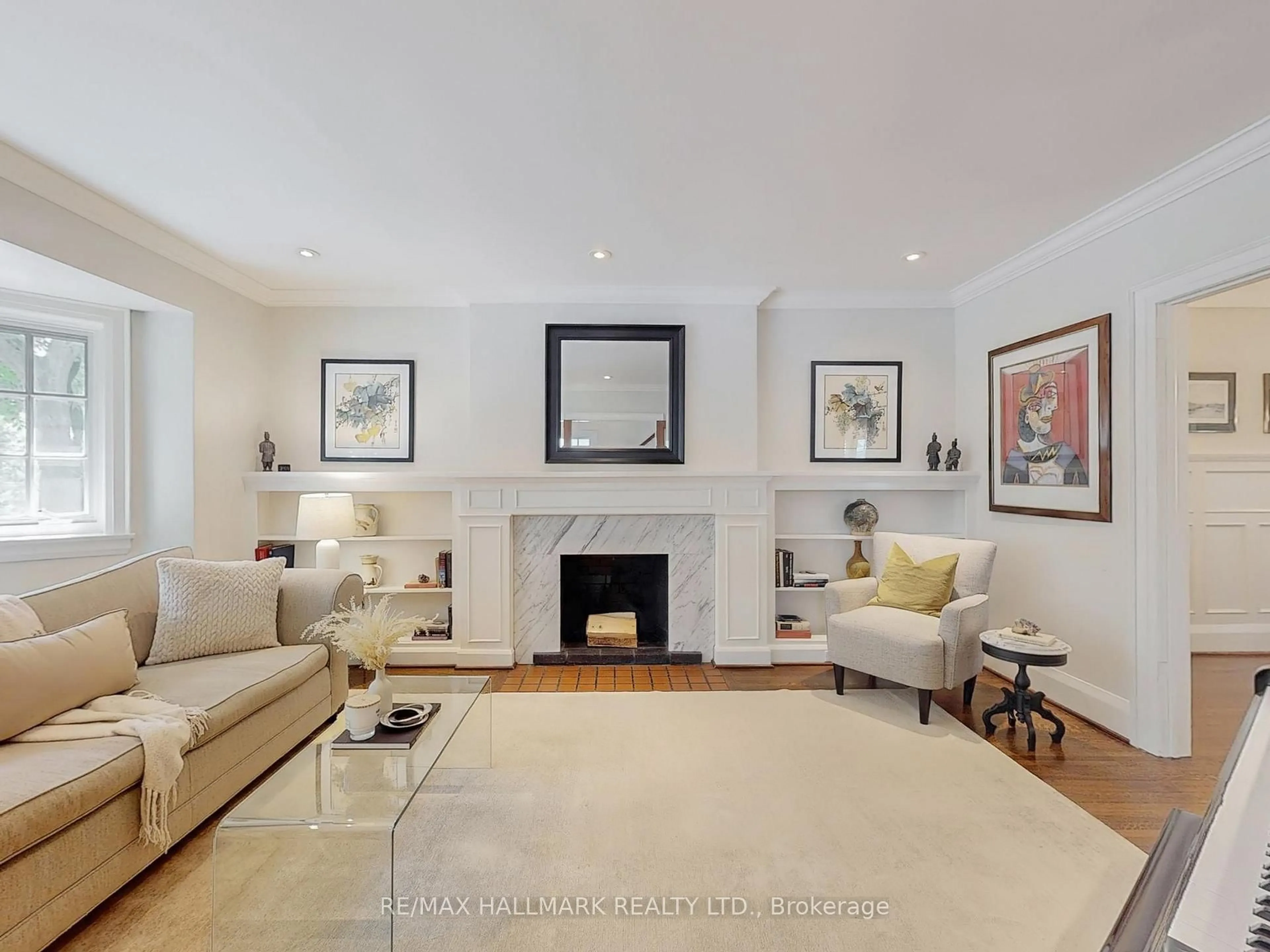 Living room with furniture, unknown for 106 Brooke Ave, Toronto Ontario M5M 2K4
