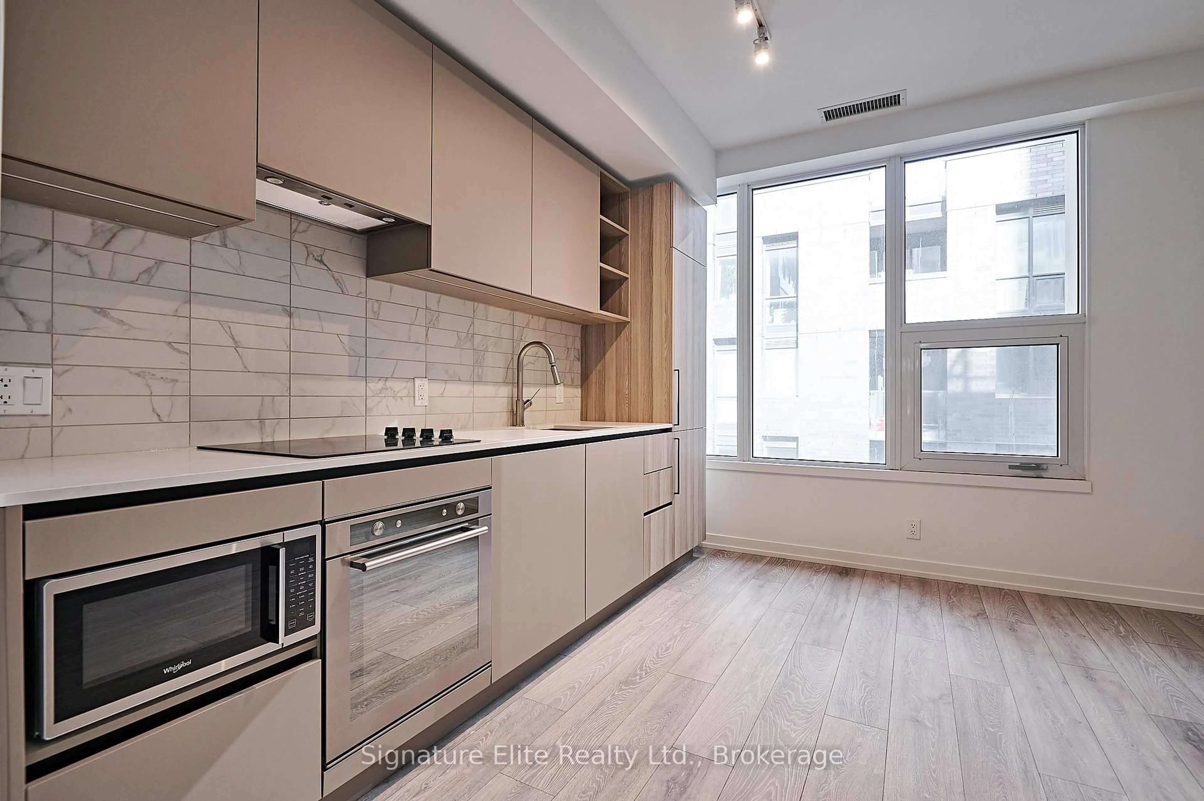 Standard kitchen, unknown for 55 Mercer St #615, Toronto Ontario M5V 3W2