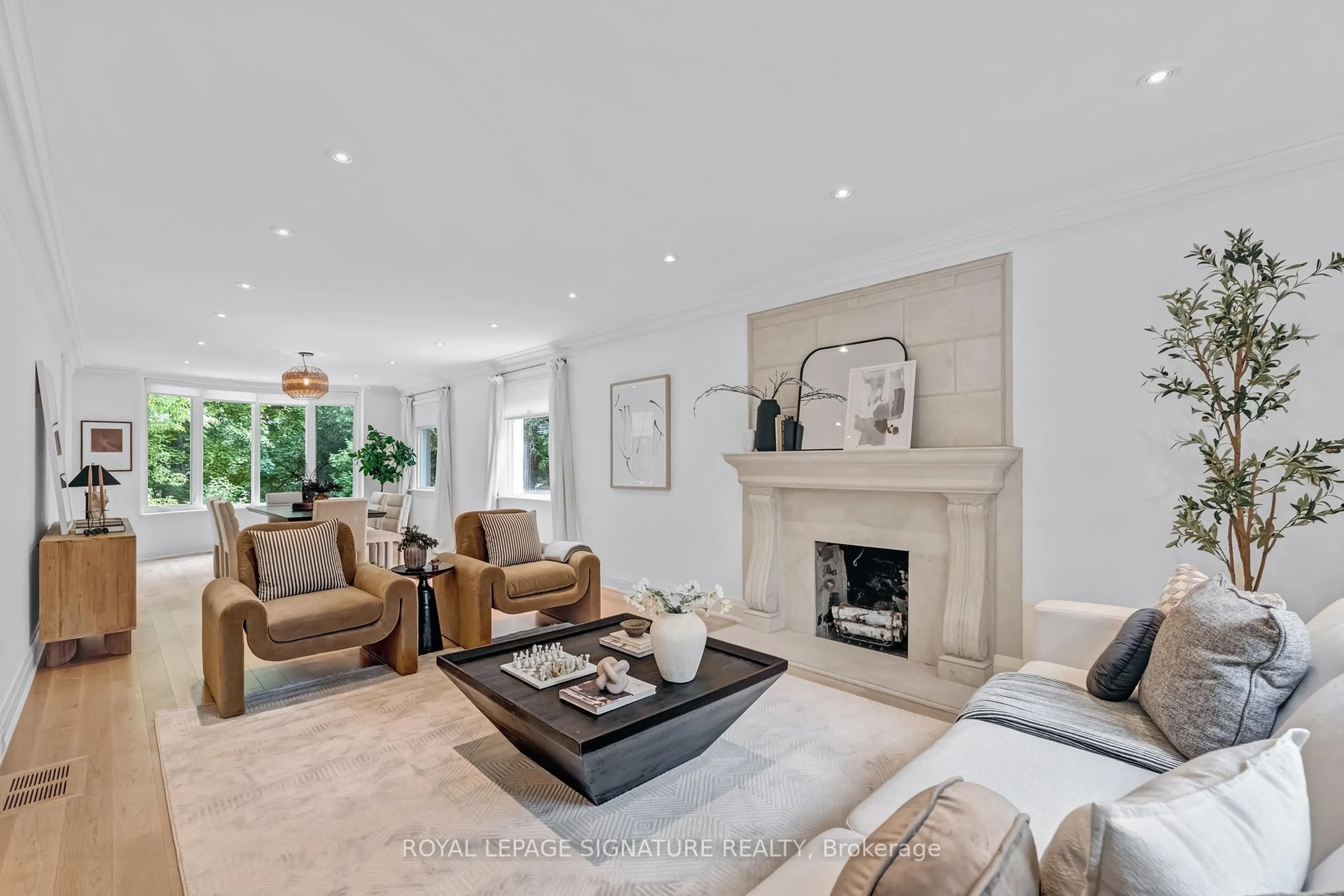 Living room with furniture, unknown for 51 Coldstream Ave, Toronto Ontario M5N 1X7