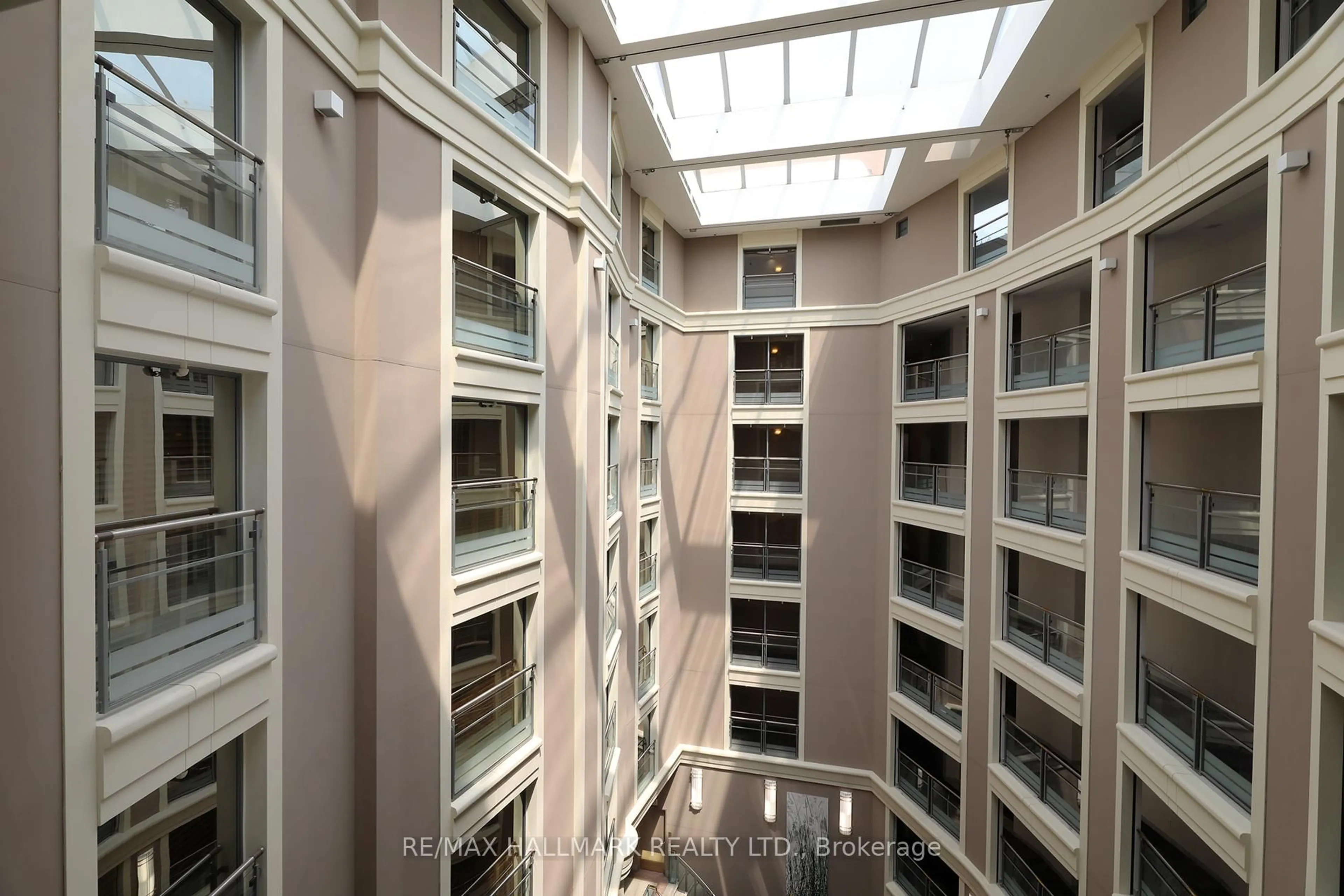 Indoor foyer for 2727 Yonge St #609, Toronto Ontario M4N 3R6