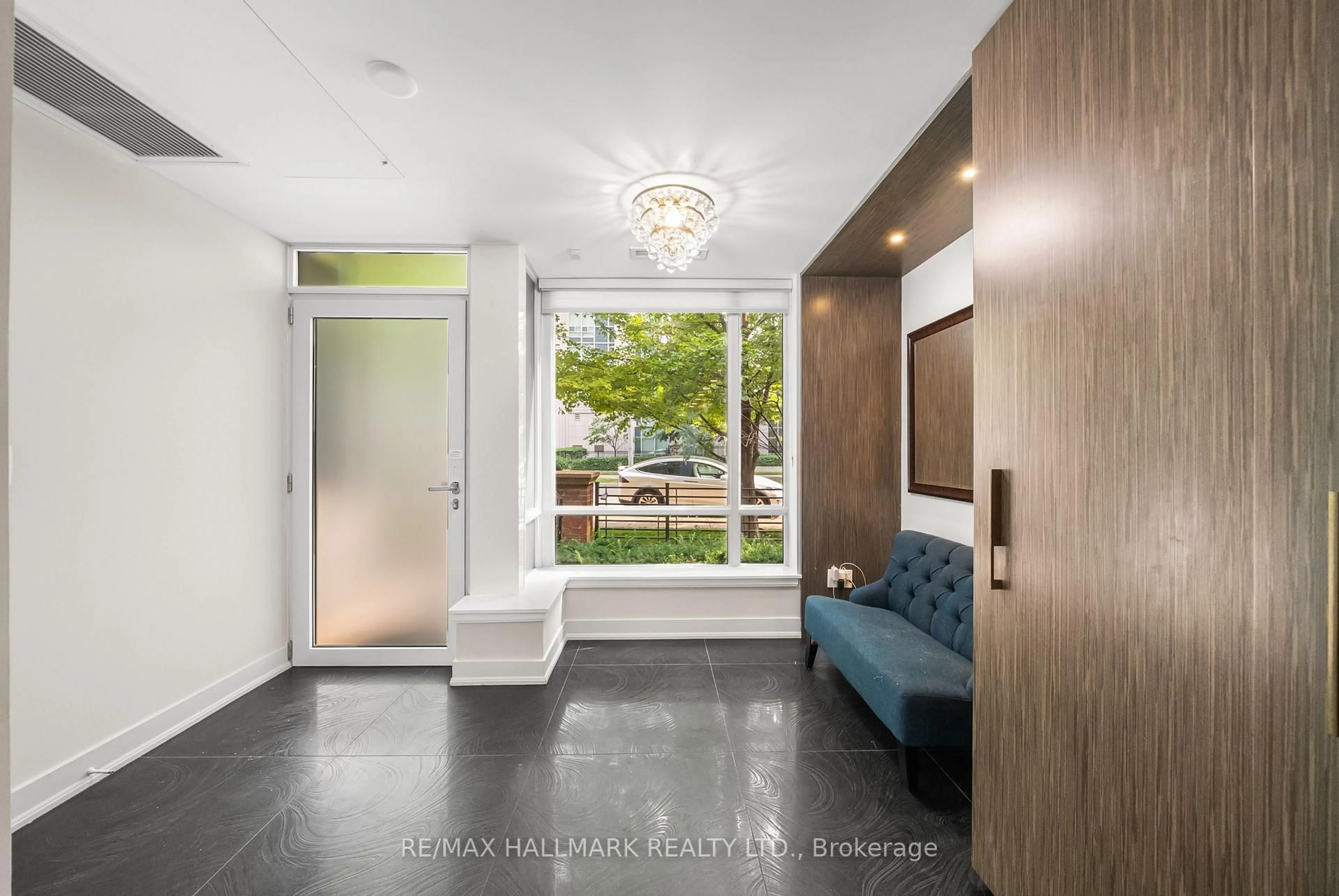 Indoor foyer for 23 Sheppard Ave #TH11, Toronto Ontario M2N 0C8